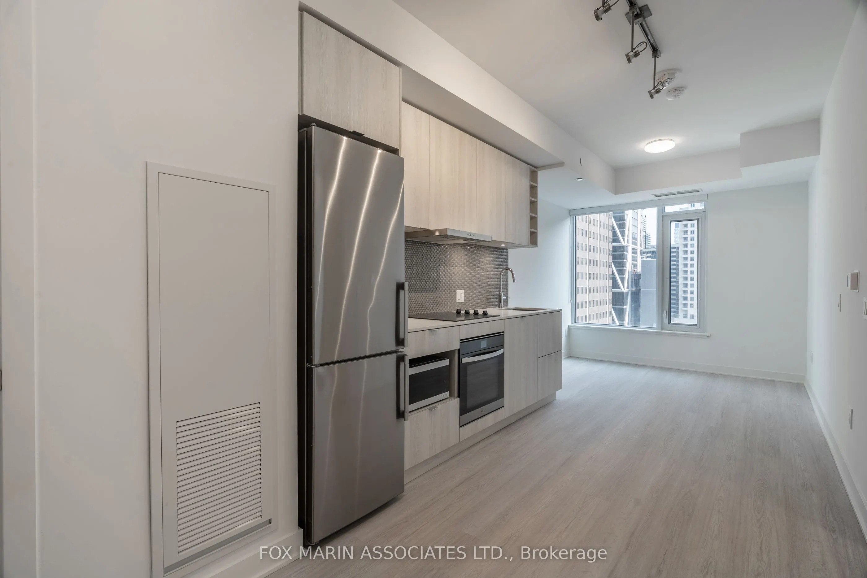 11 Yorkville Avenue, #713