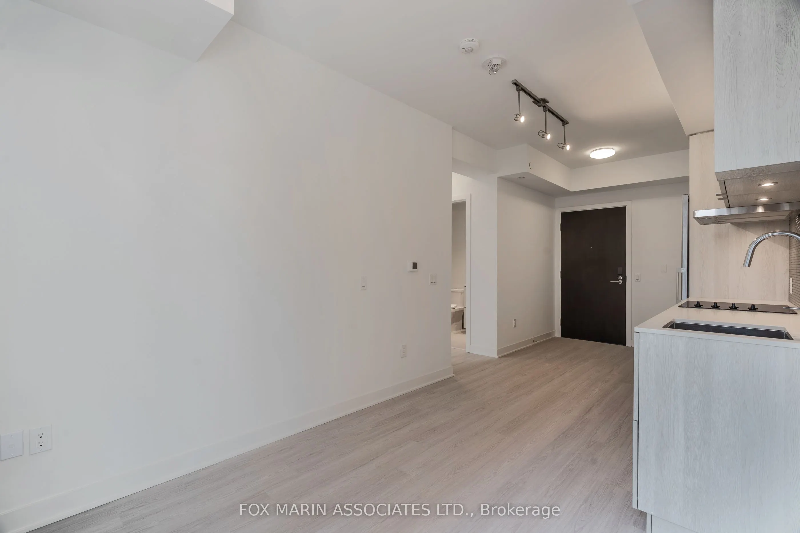 11 Yorkville Avenue, #713