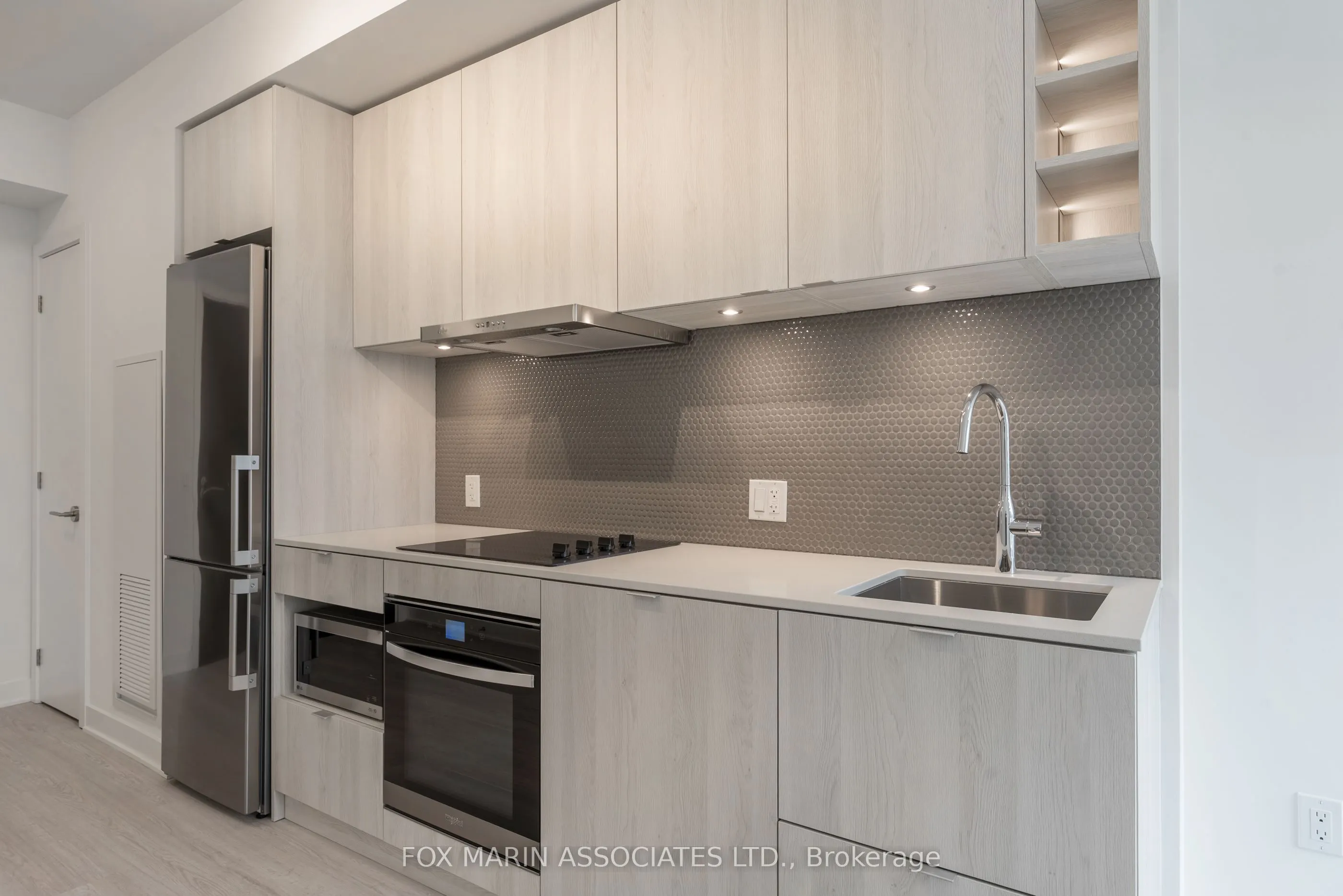 11 Yorkville Avenue, #713