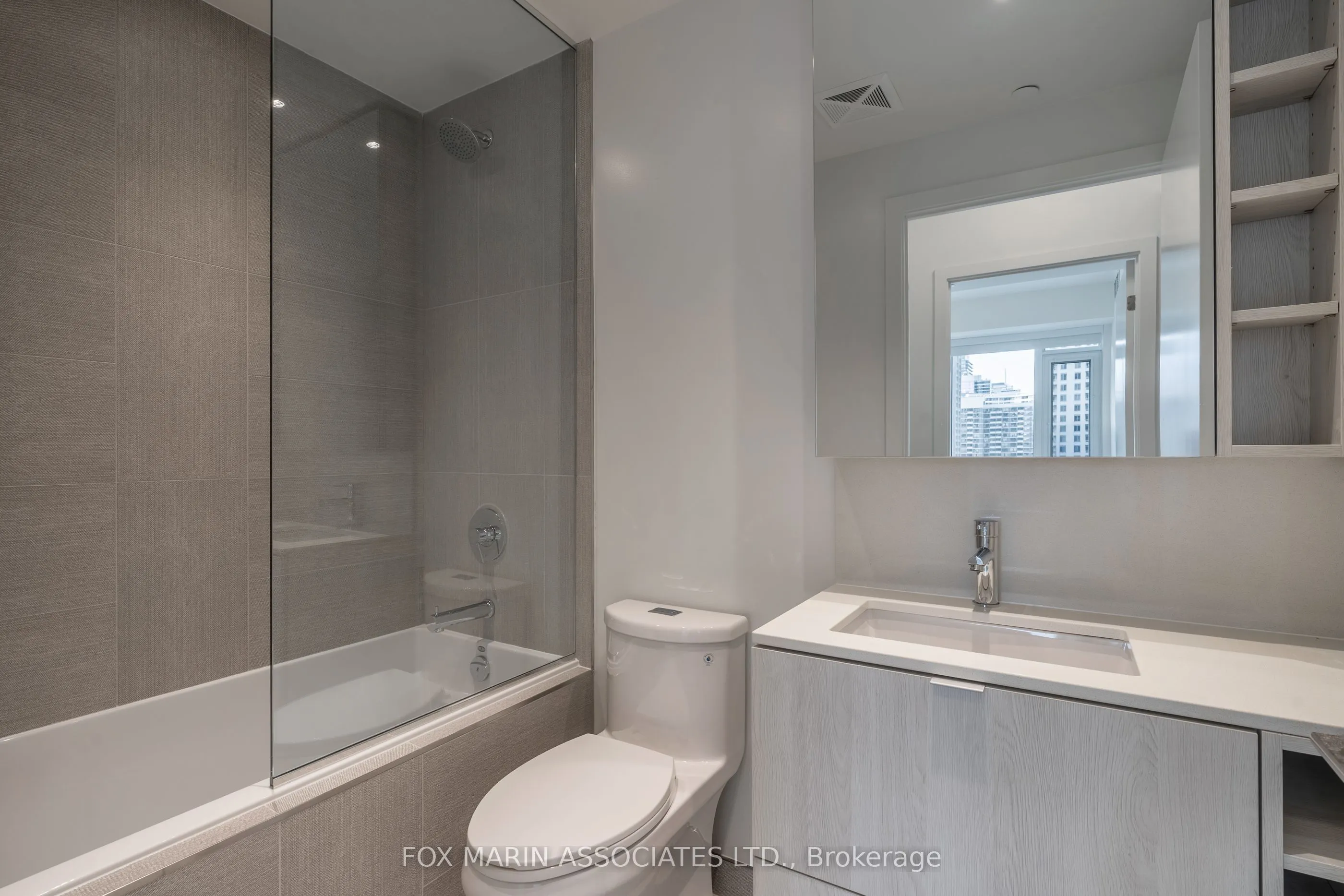 11 Yorkville Avenue, #713