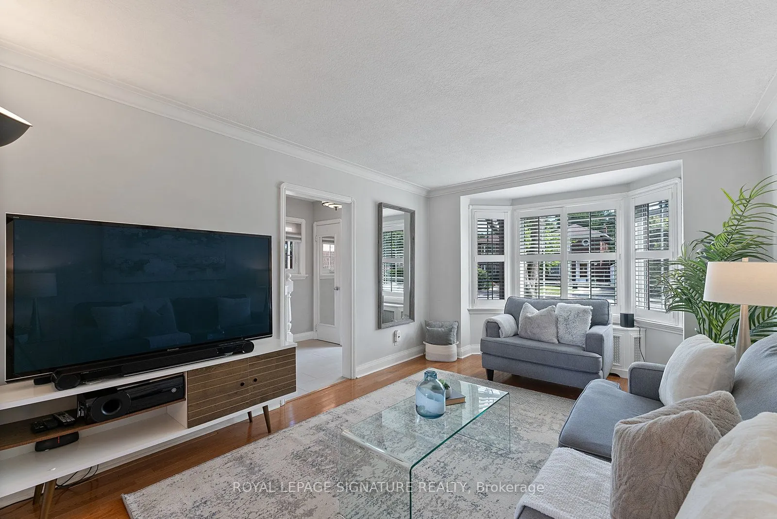 18 Vanderhoof Avenue