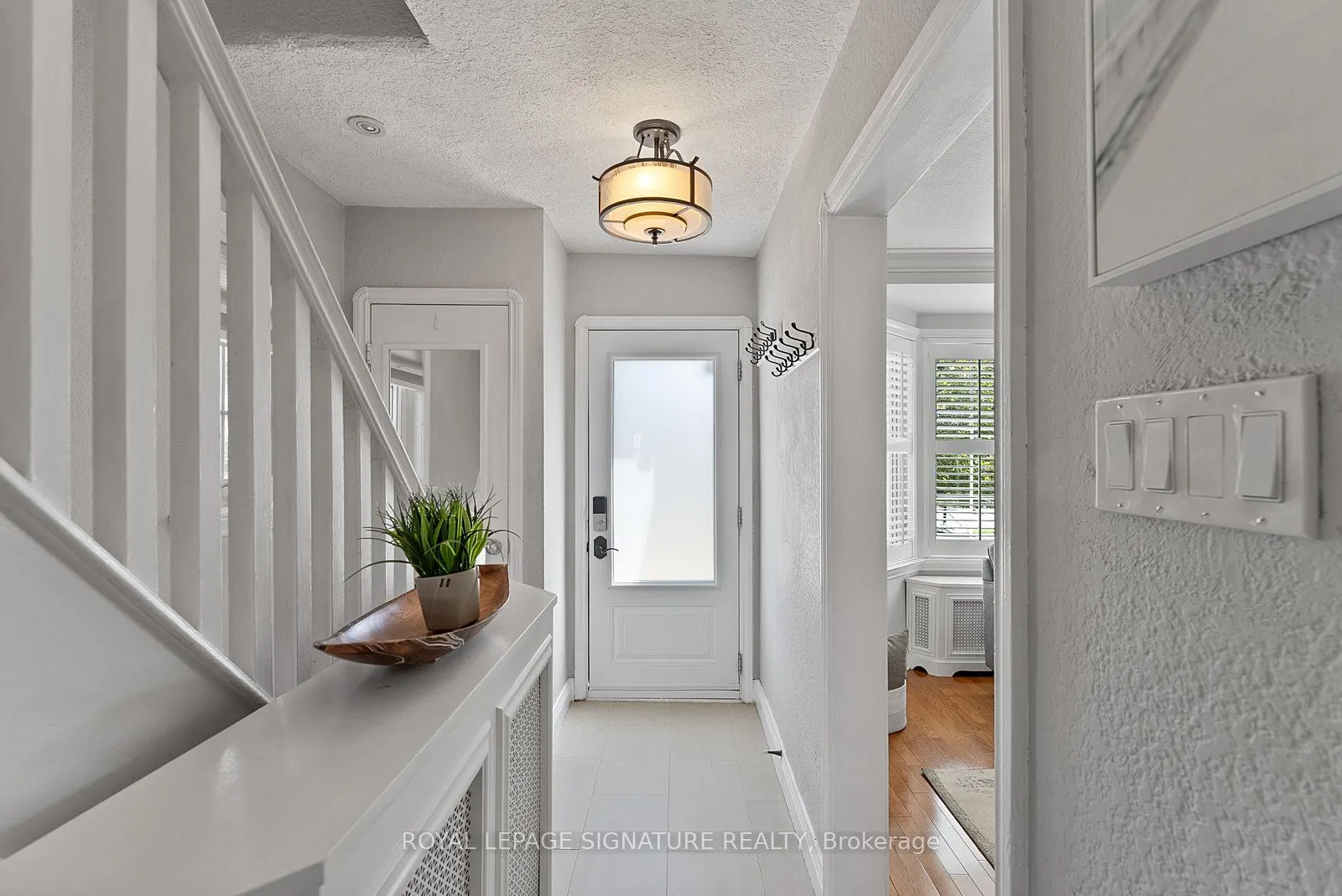 18 Vanderhoof Avenue