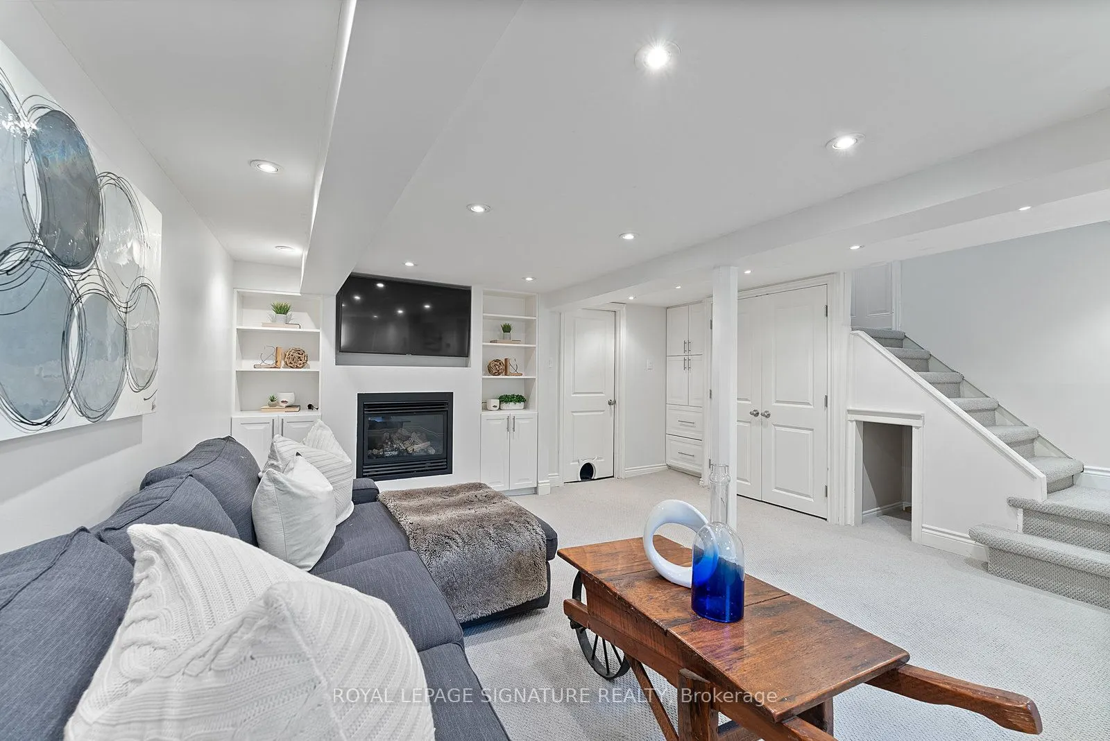 18 Vanderhoof Avenue