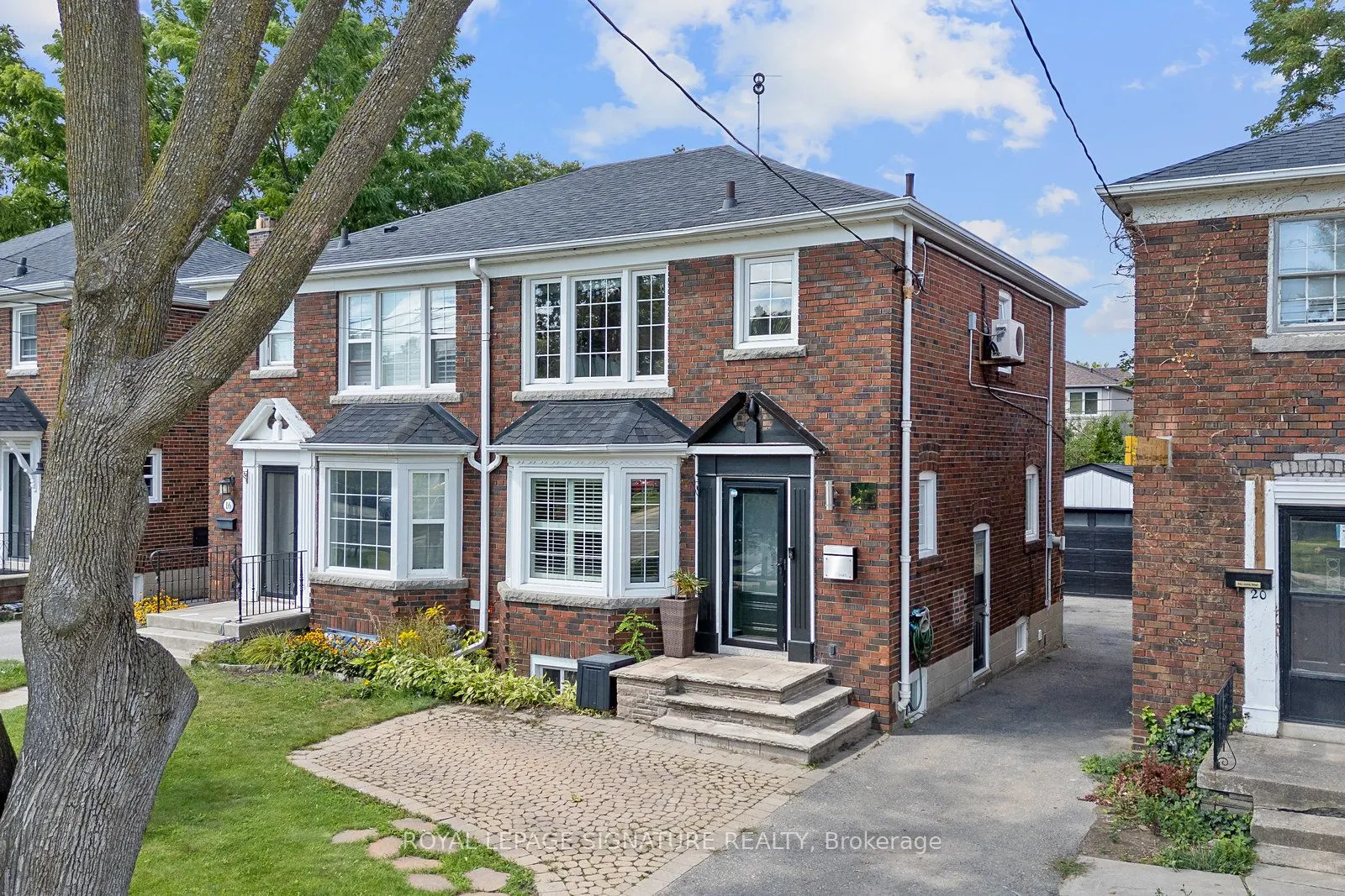 18 Vanderhoof Avenue