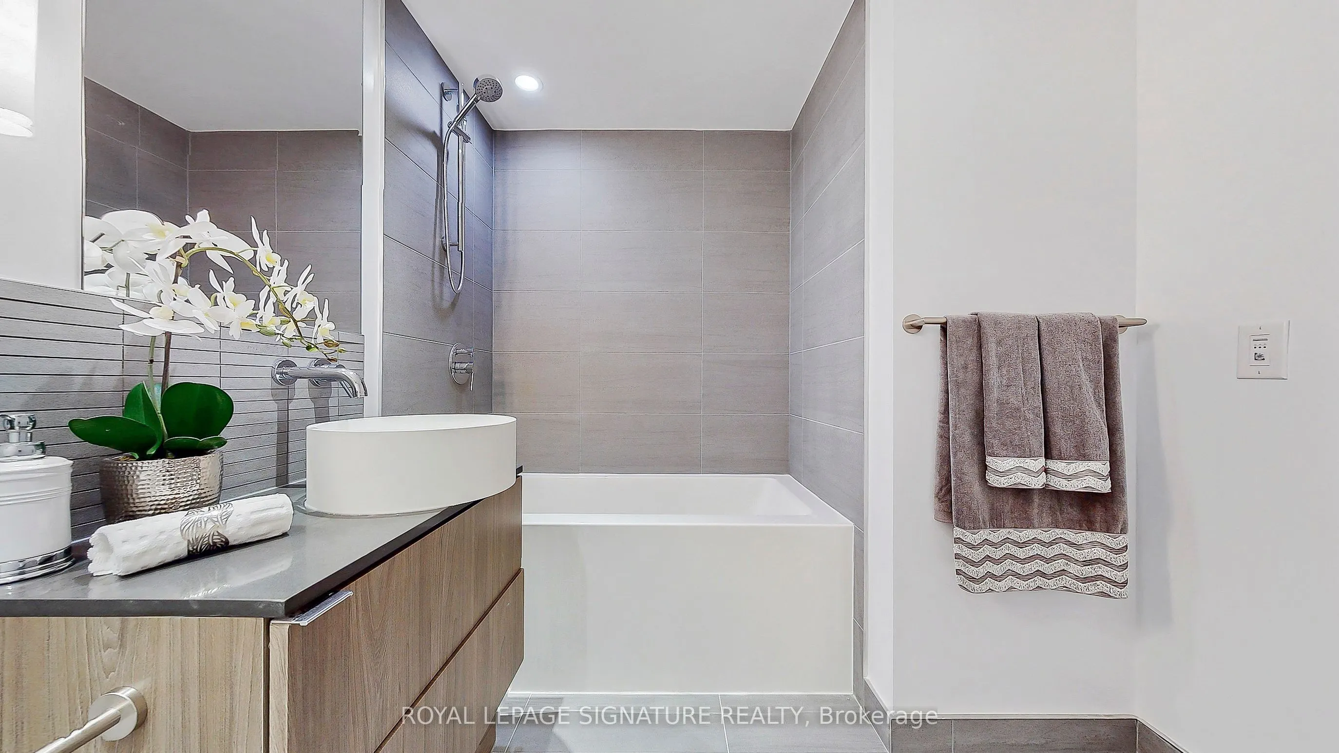 161 Roehampton Avenue, #2809