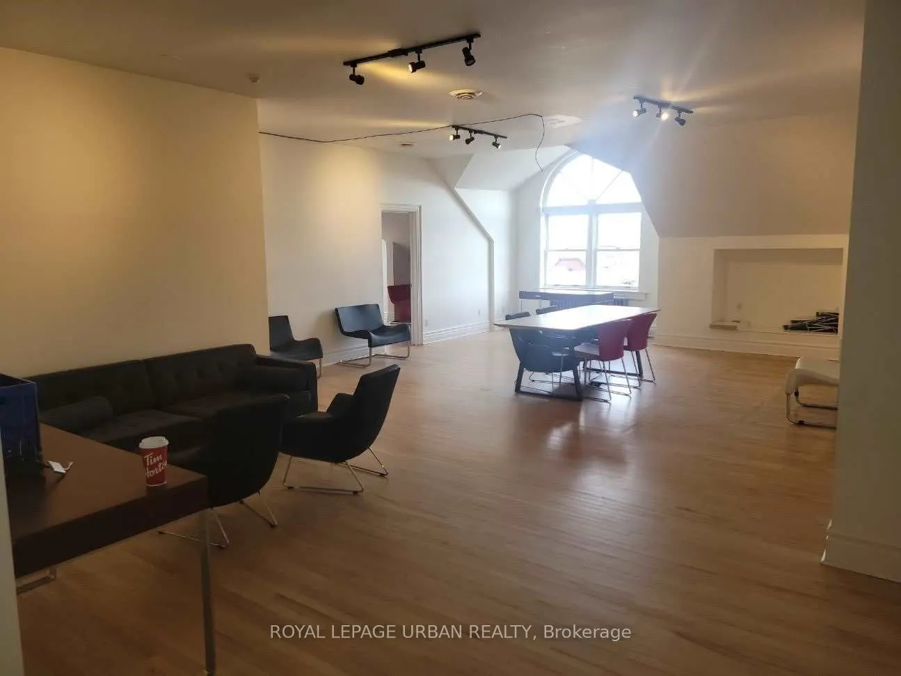 1089 Queen Street W, #400
