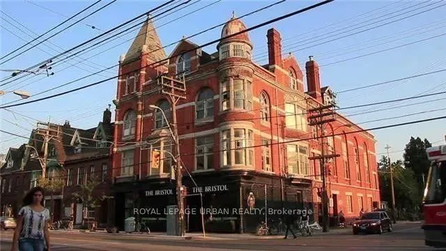 1089 Queen Street W, #400