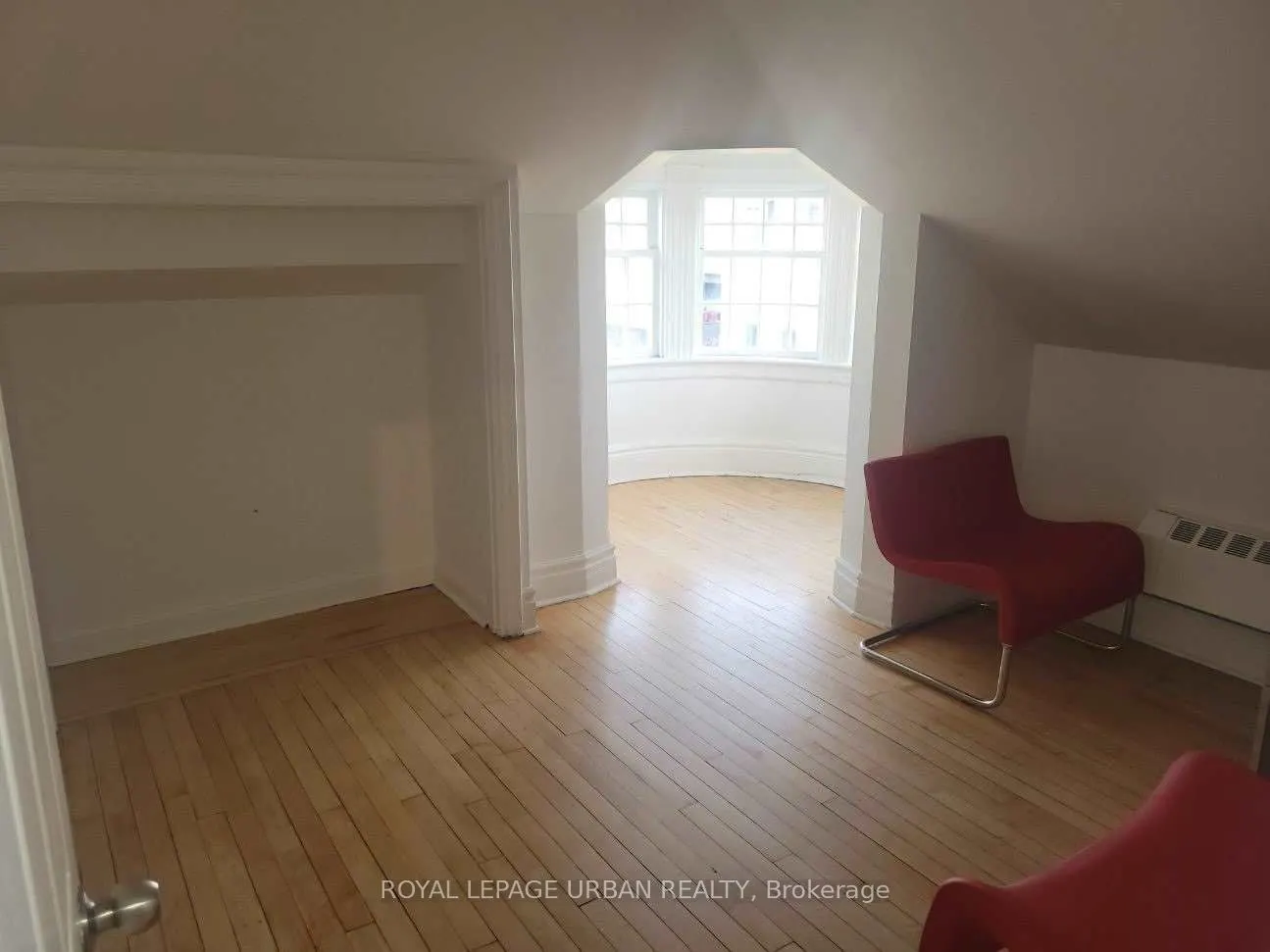 1089 Queen Street W, #400