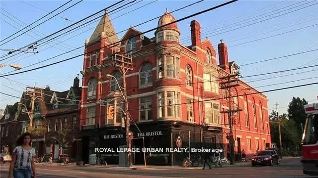 1089 Queen Street W, #402