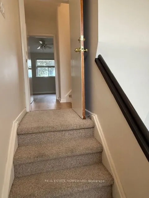 90 Roanoke Road, #Main Fl