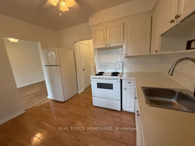 90 Roanoke Road, #Main Fl