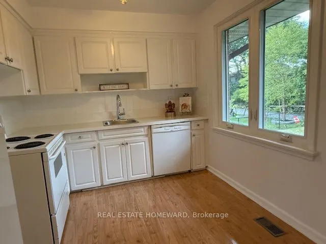 90 Roanoke Road, #Main Fl
