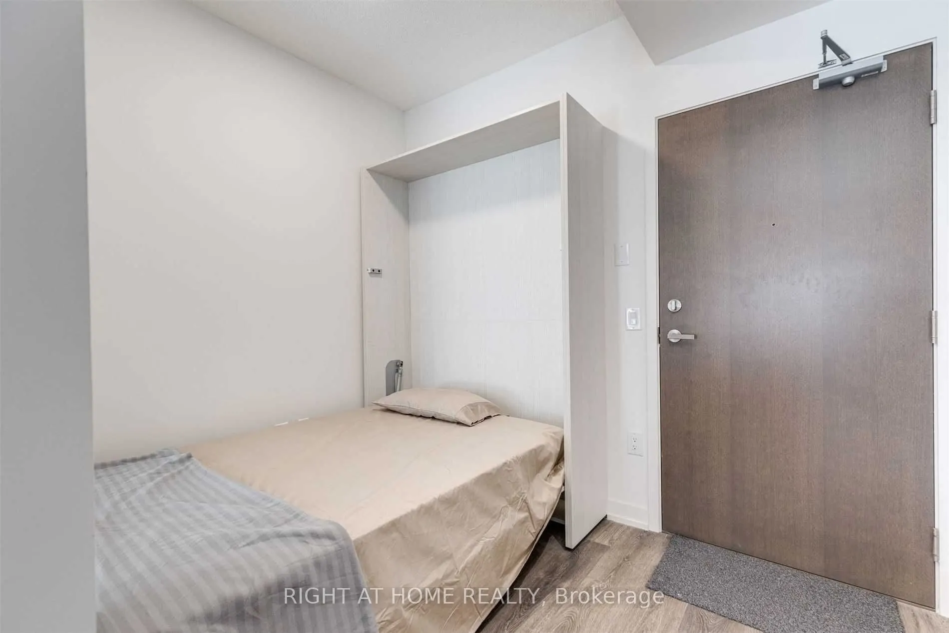 15 Lower Jarvis Street, #908