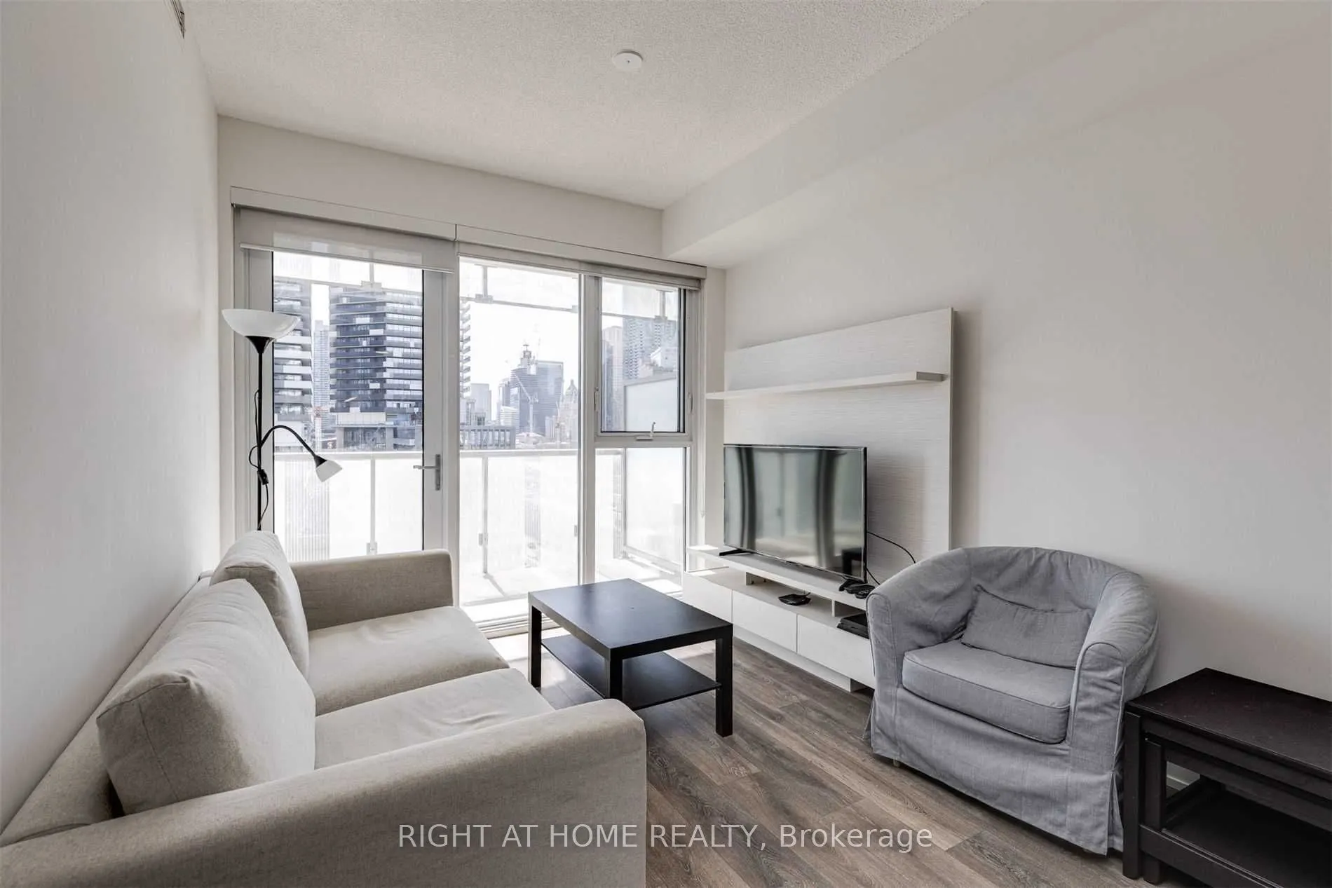 15 Lower Jarvis Street, #908