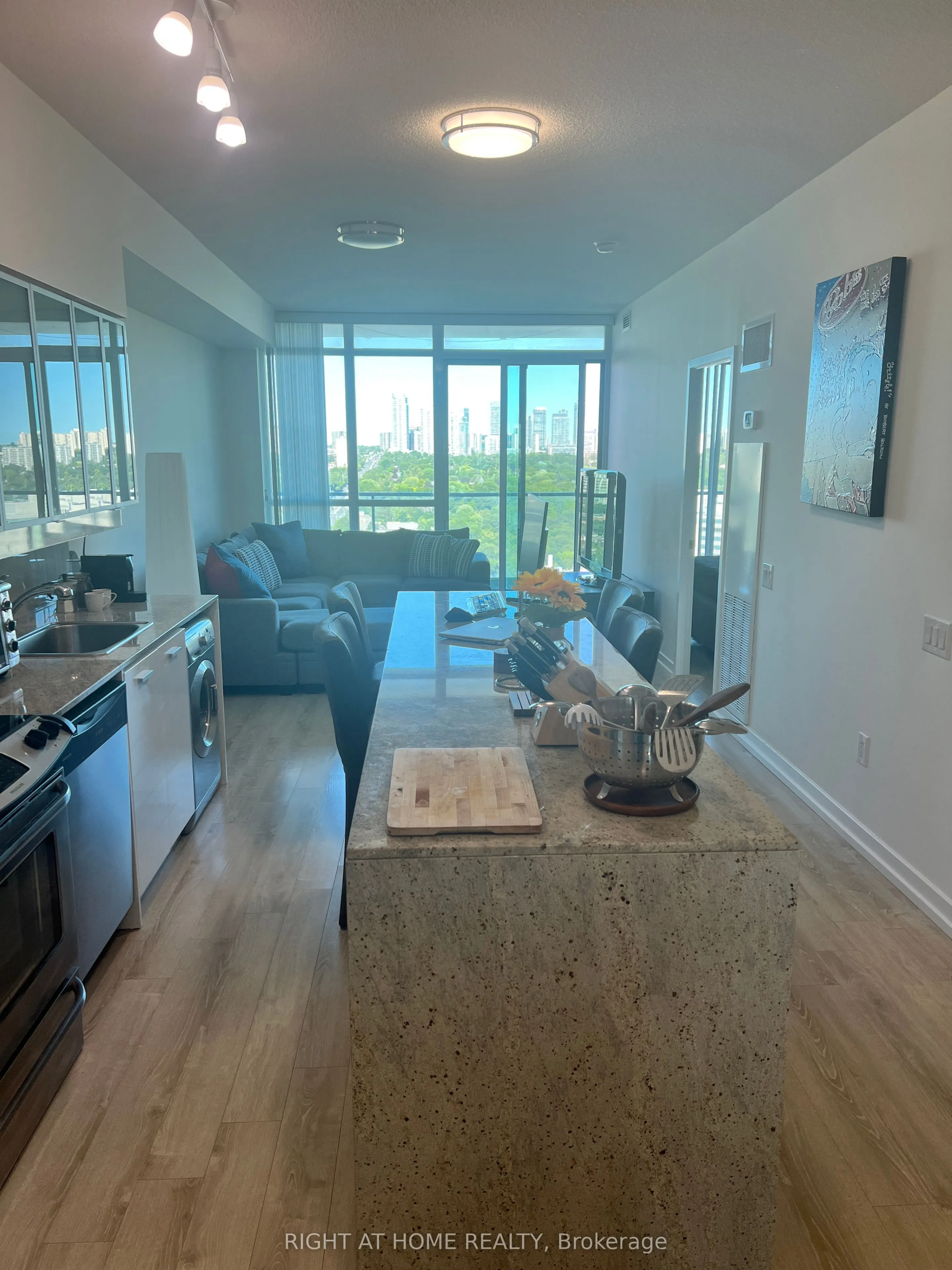 33 Singer Court, #2101