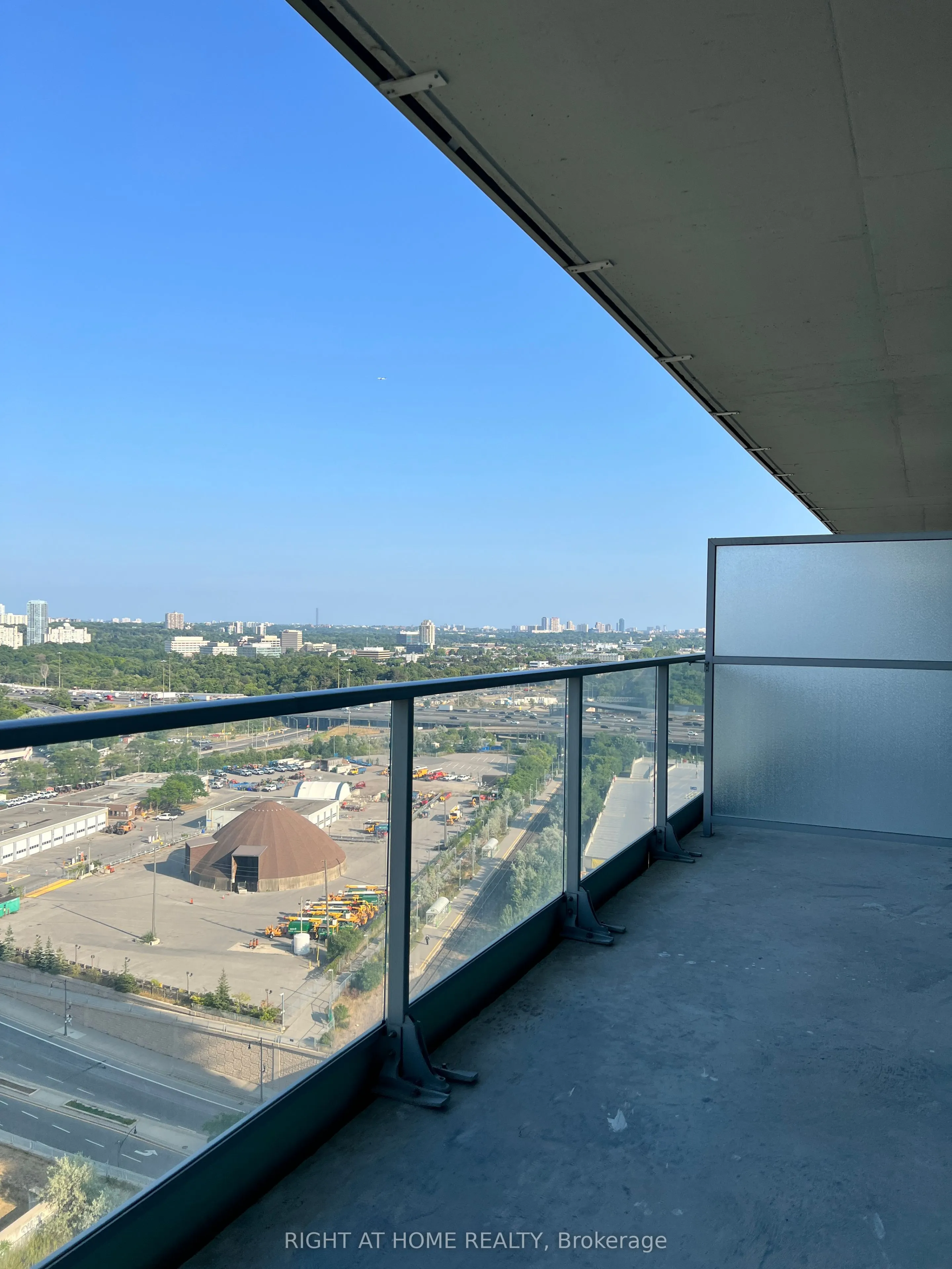 33 Singer Court, #2101