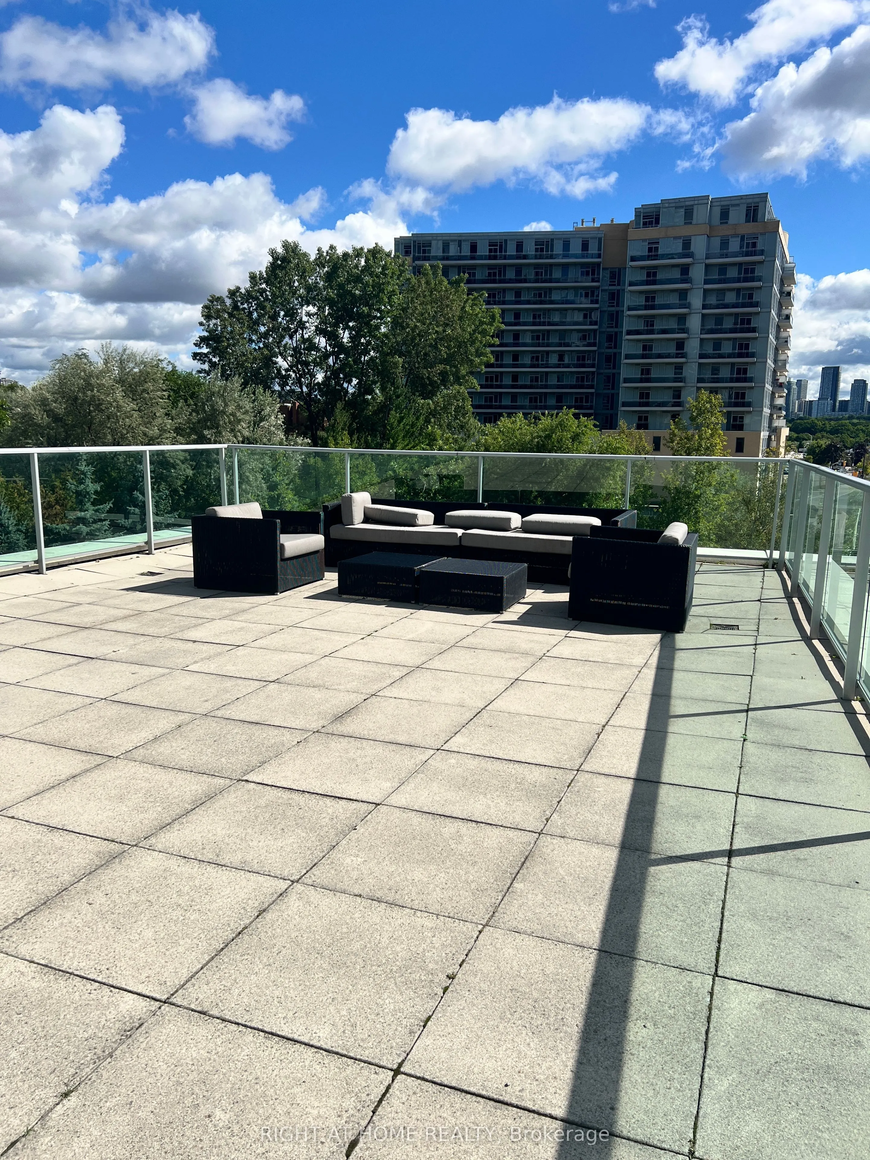 33 Singer Court, #2101