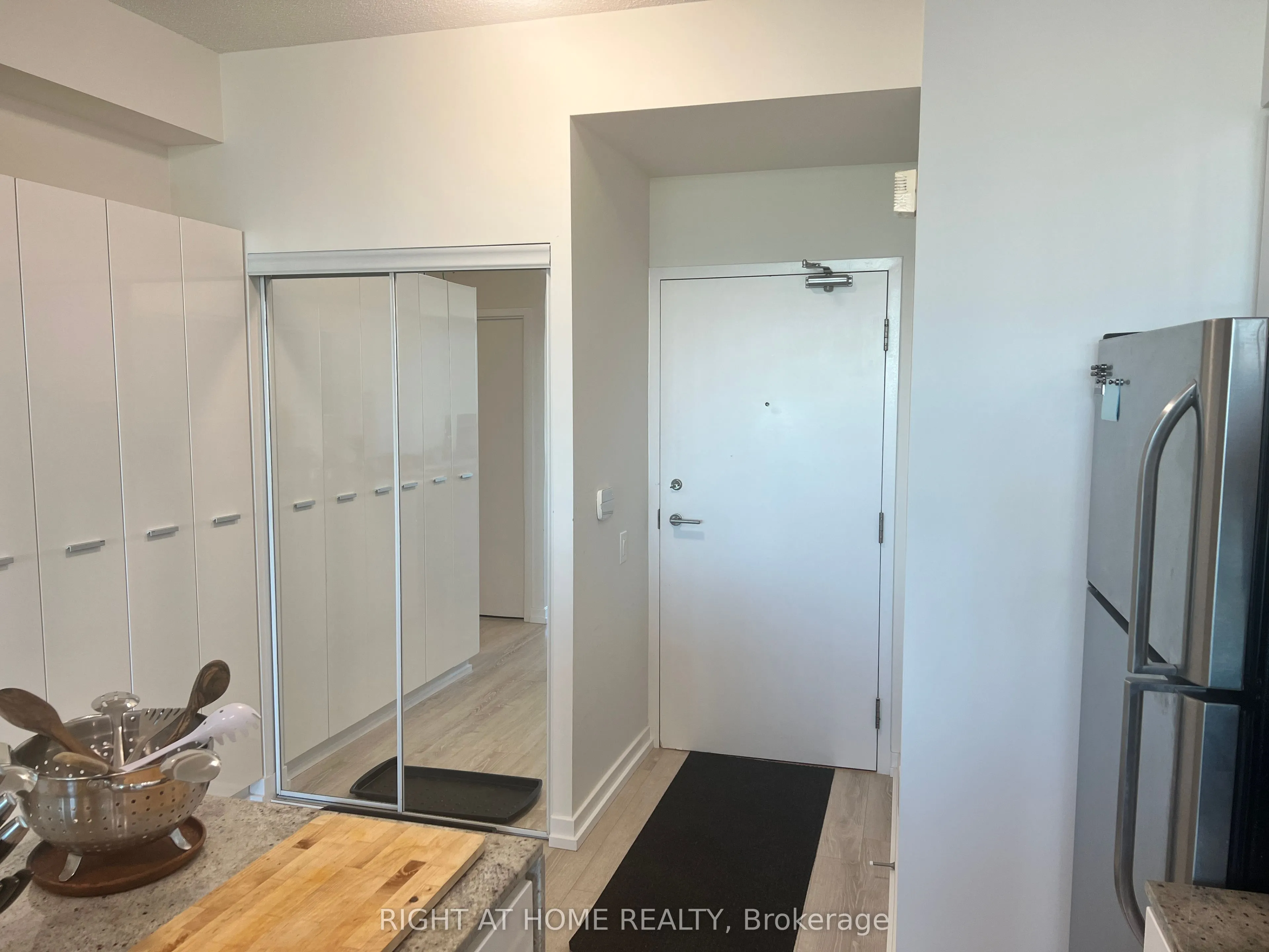 33 Singer Court, #2101
