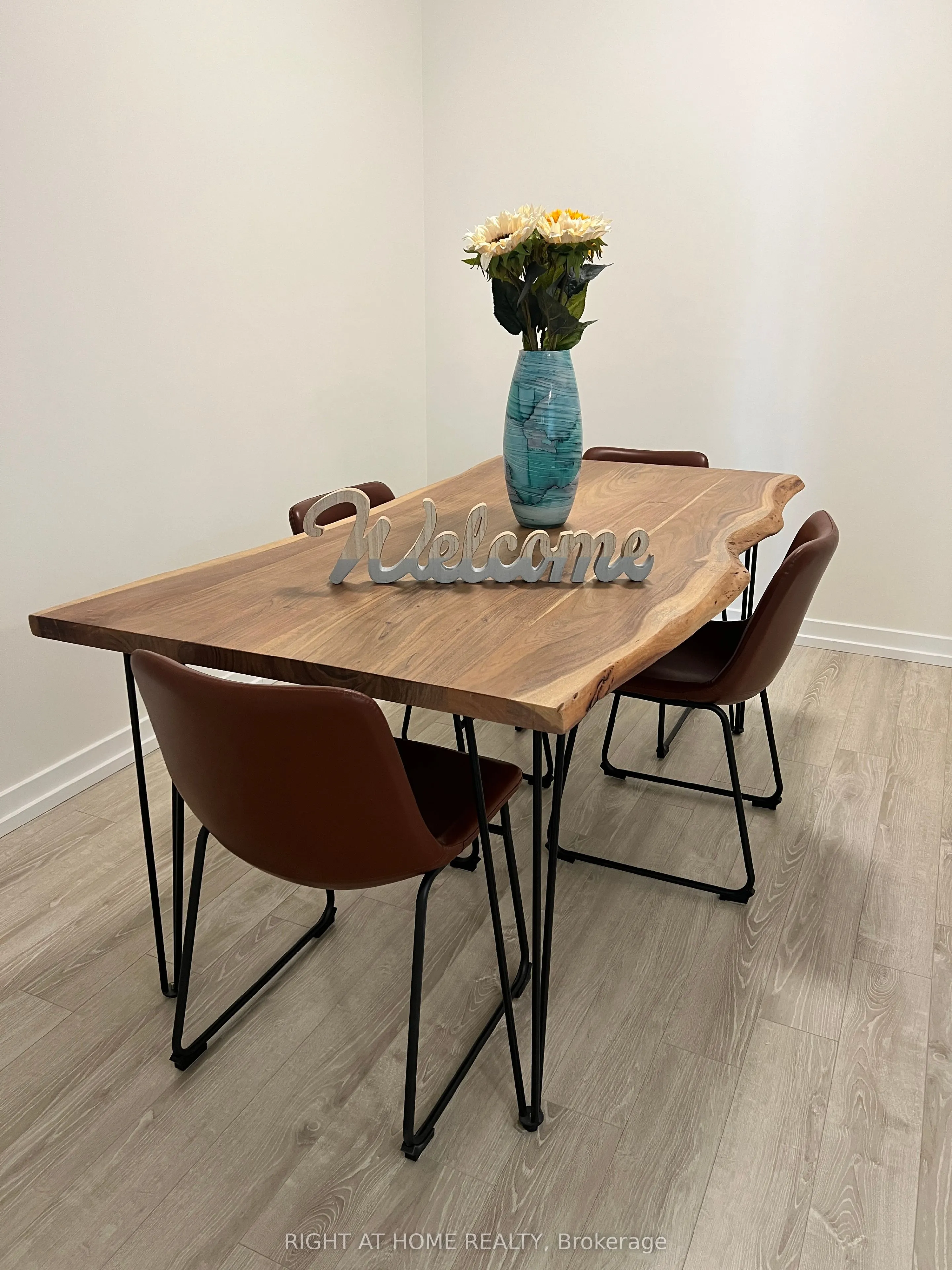 33 Singer Court, #2101