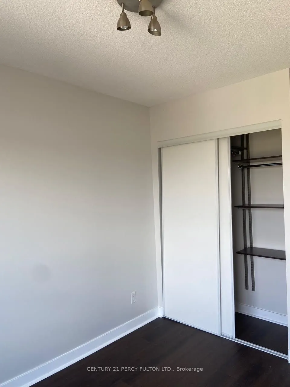 120 Dallimore Circle, #824