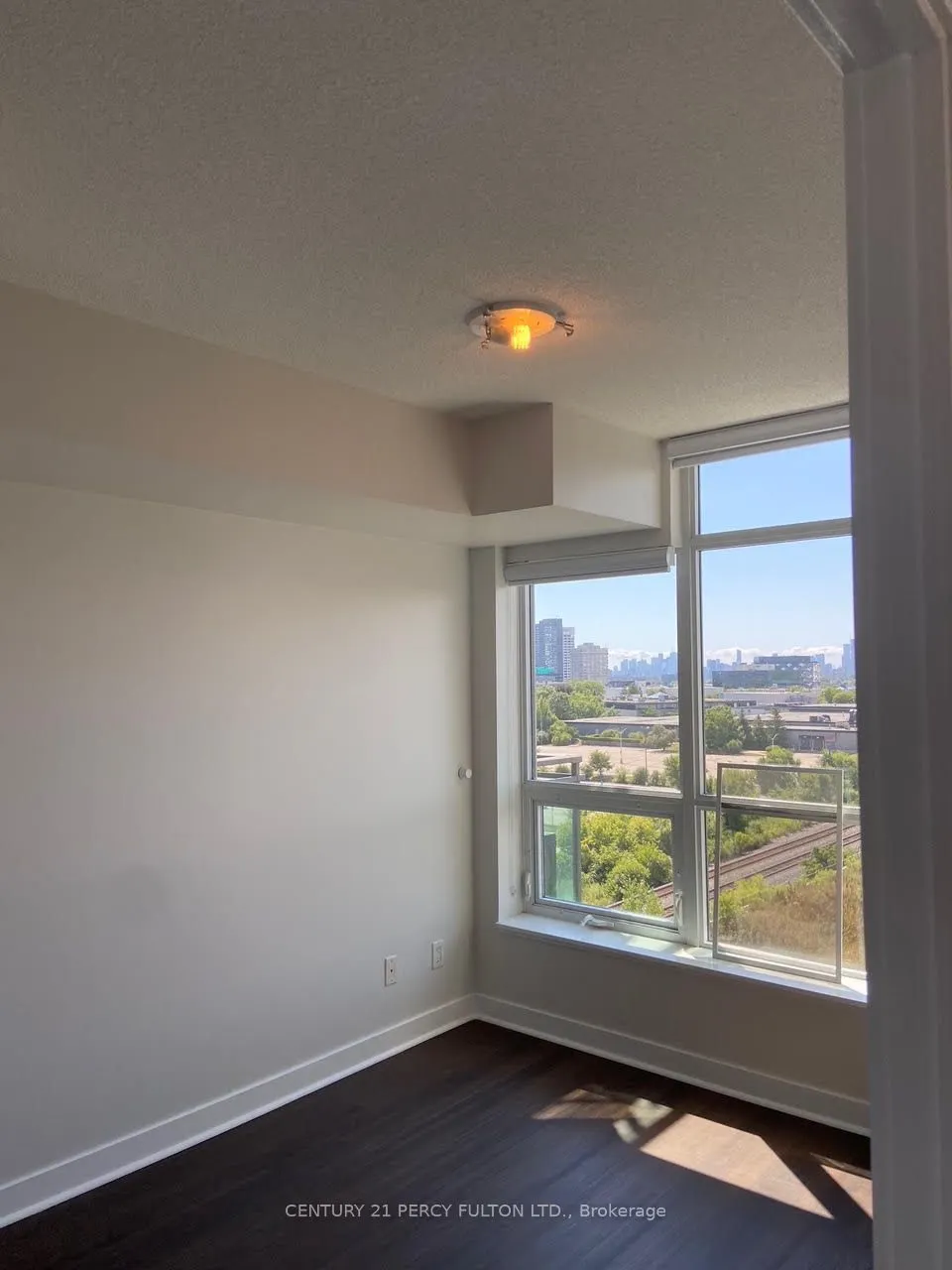120 Dallimore Circle, #824