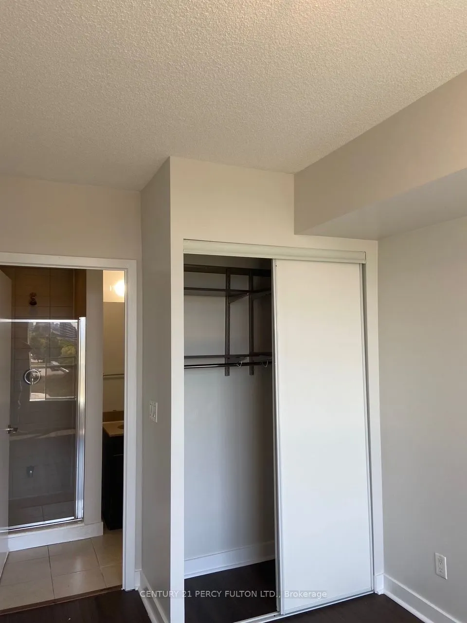 120 Dallimore Circle, #824