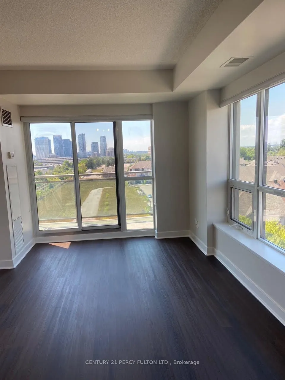 120 Dallimore Circle, #824