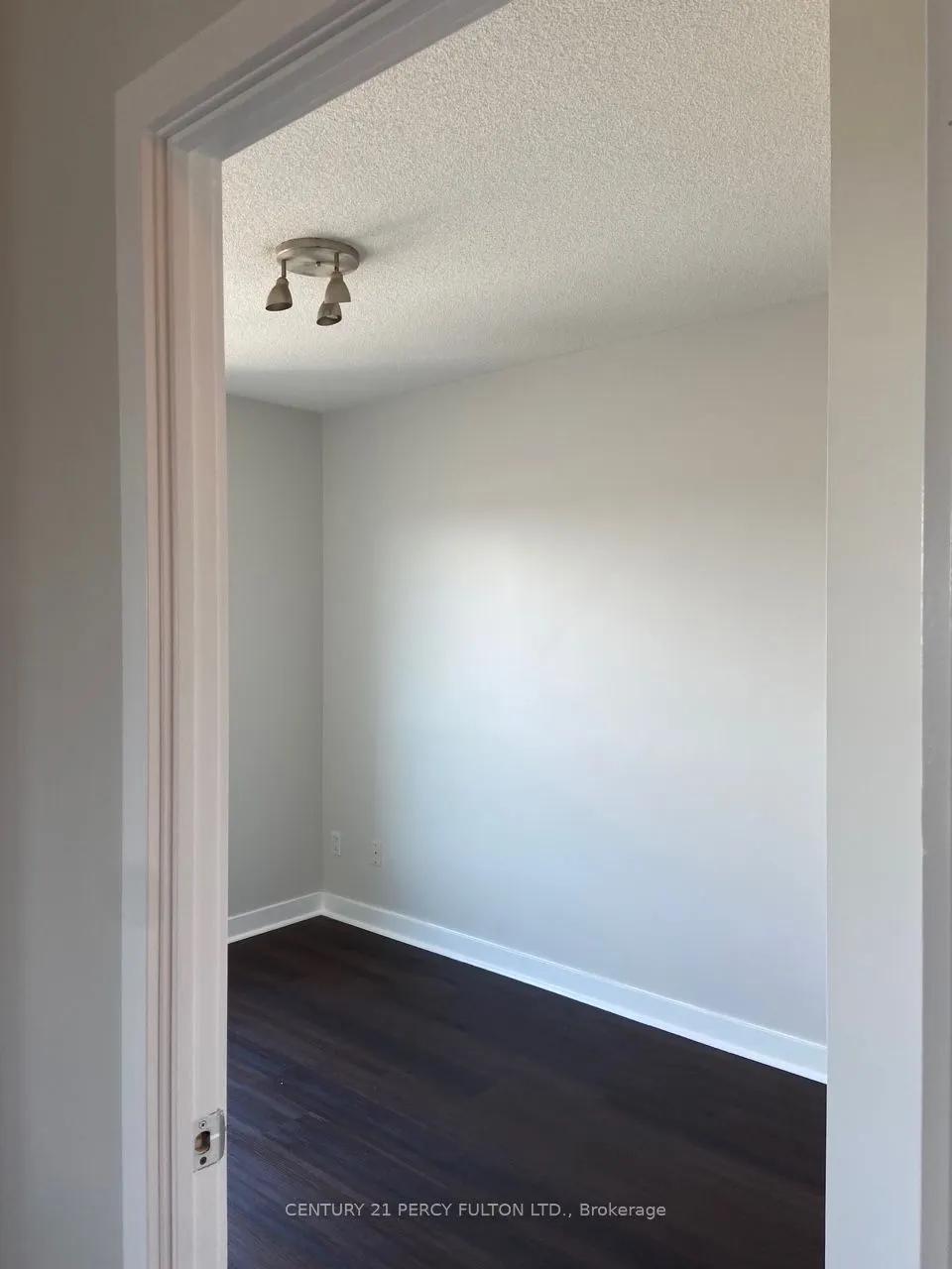 120 Dallimore Circle, #824