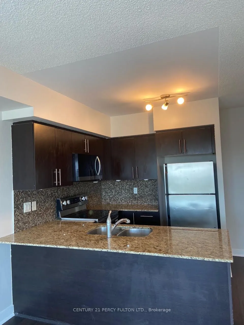 120 Dallimore Circle, #824