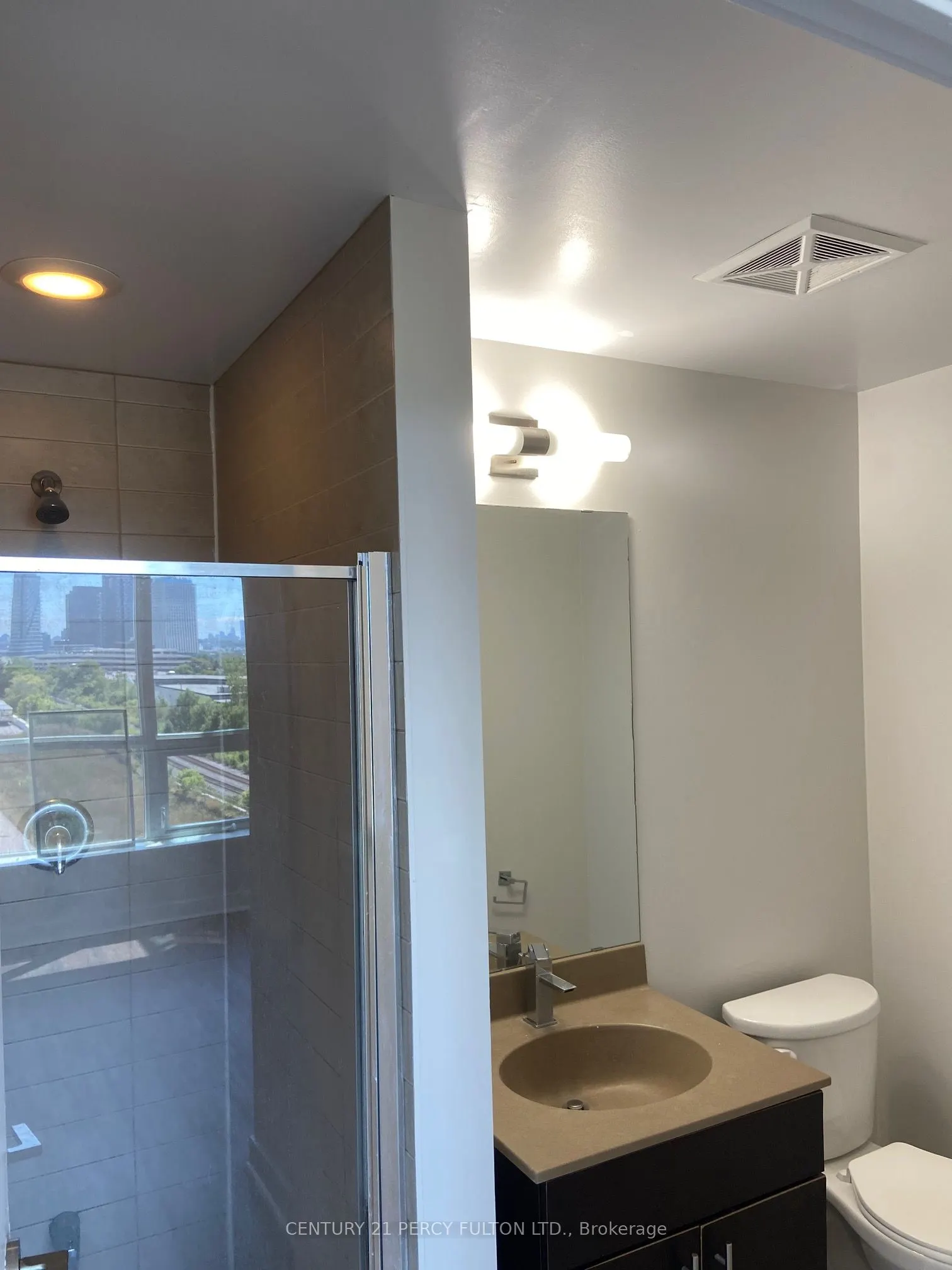120 Dallimore Circle, #824