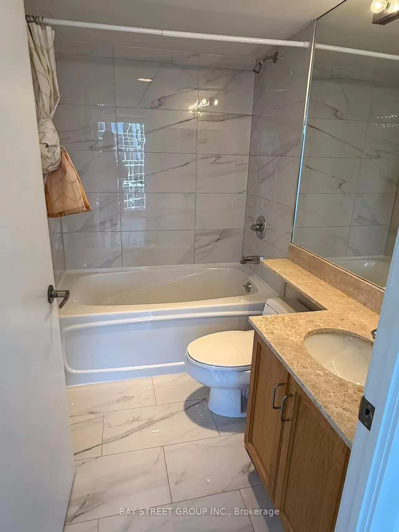 210 Victoria Street, #3011
