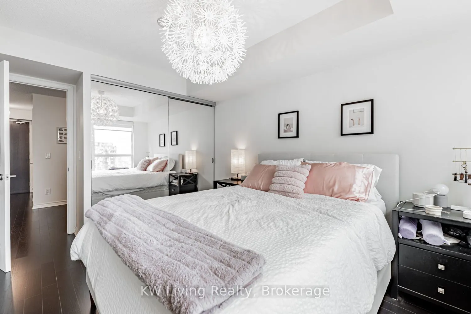 19 Grand Trunk Crescent, #3903