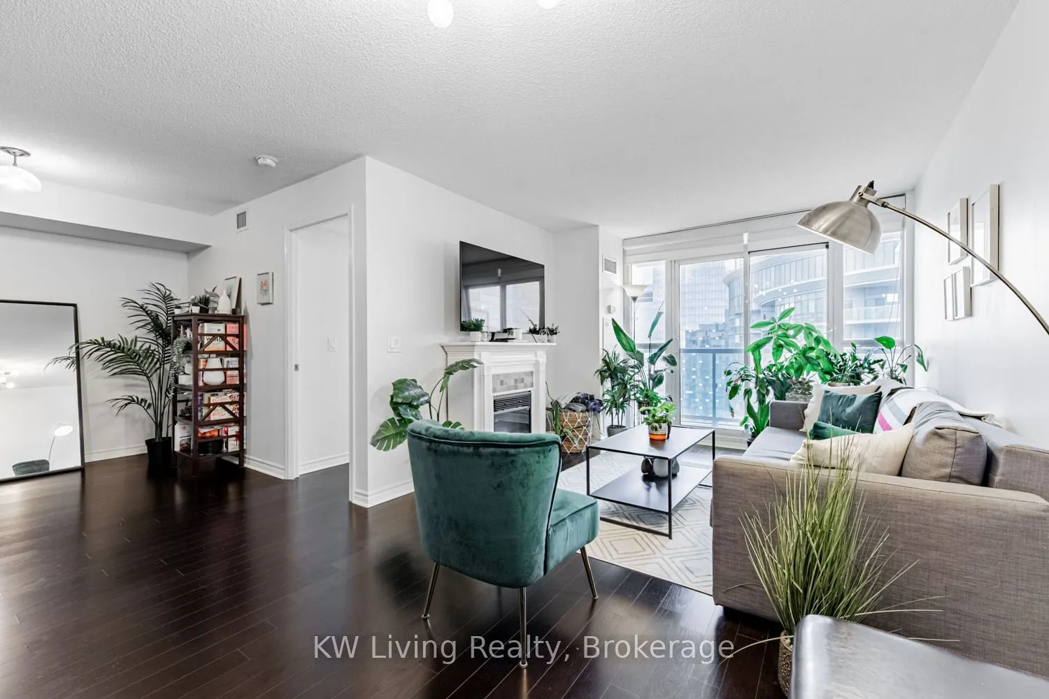 19 Grand Trunk Crescent, #3903
