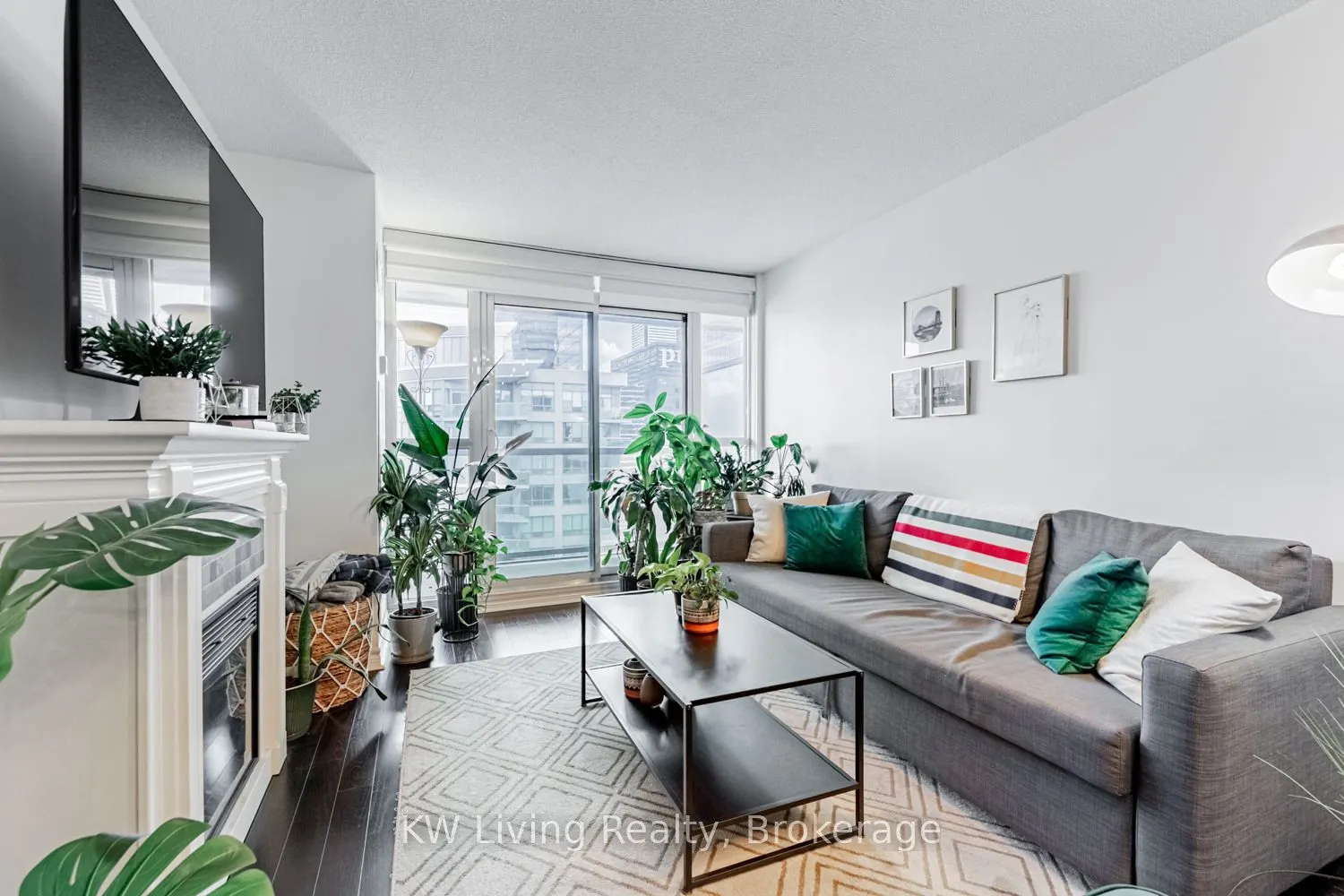 19 Grand Trunk Crescent, #3903