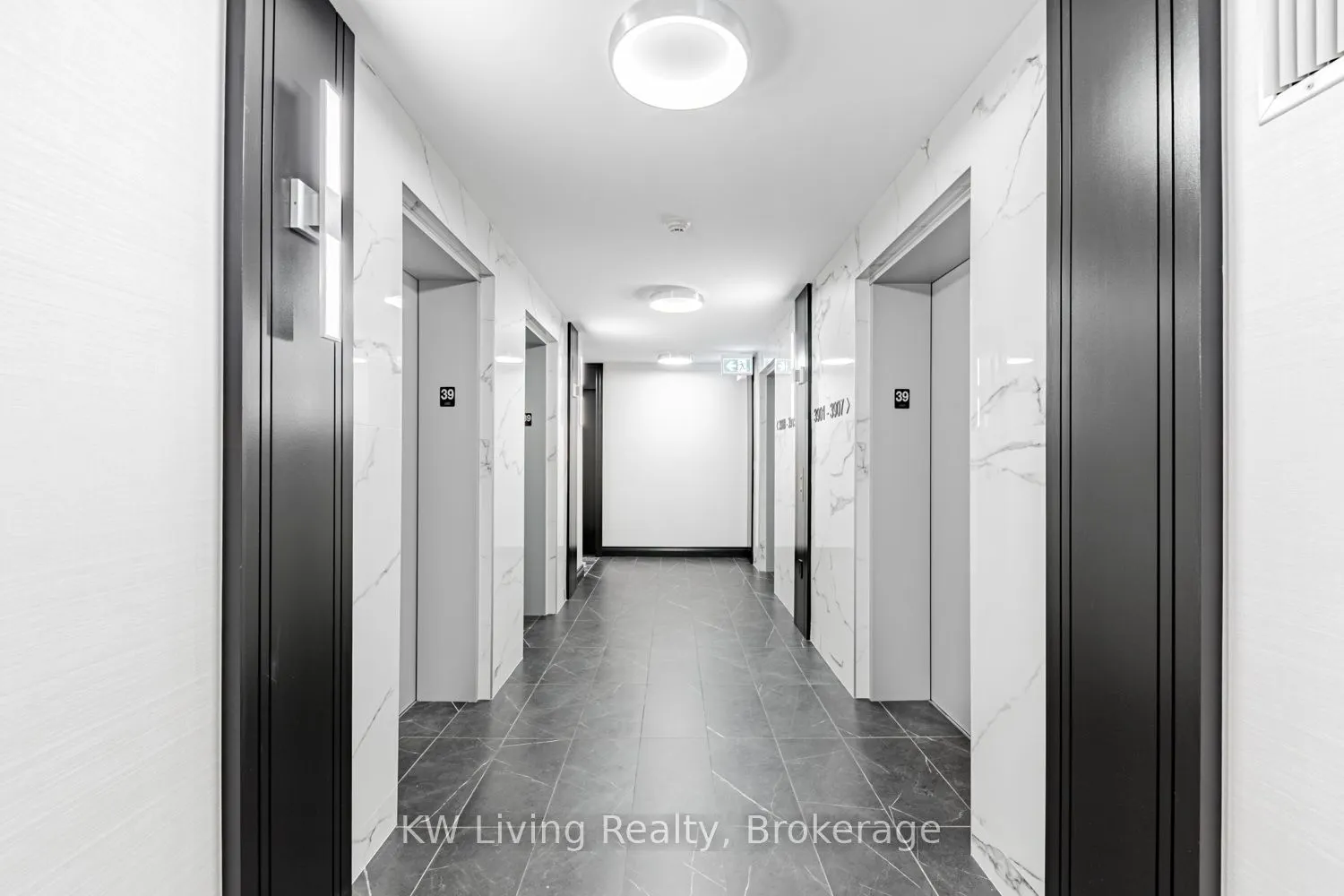 19 Grand Trunk Crescent, #3903