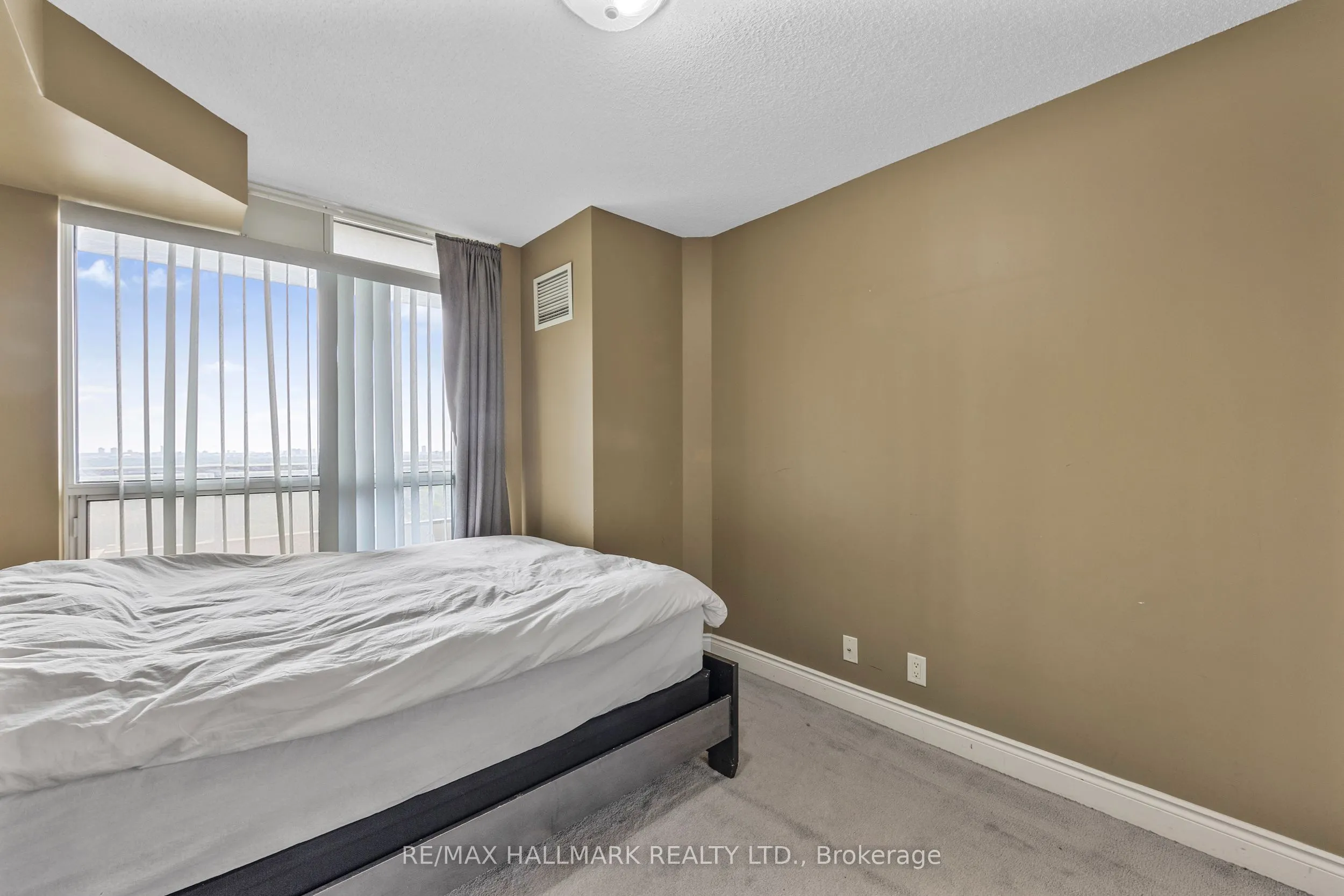 78 Harrison Garden Boulevard, #1805