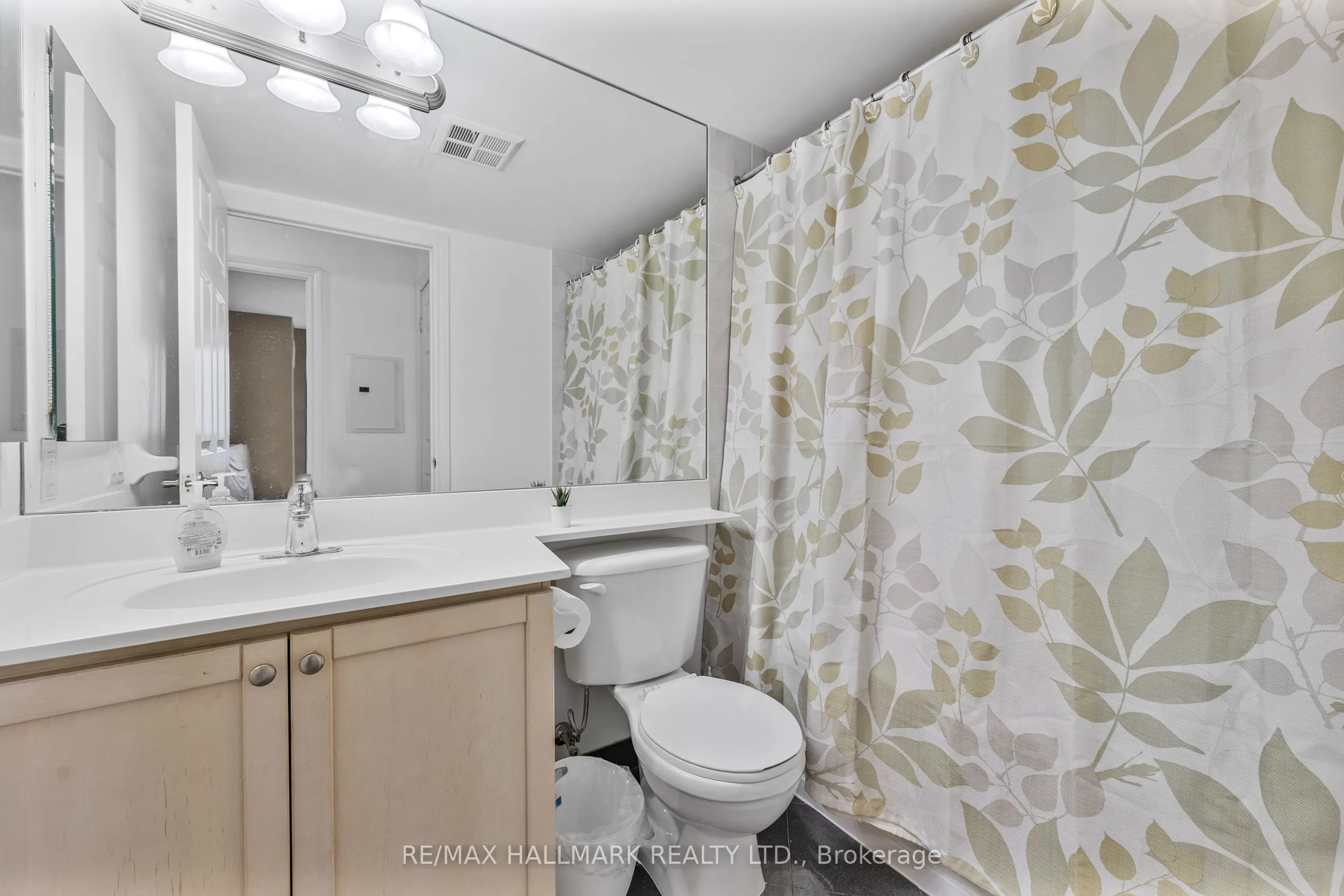 78 Harrison Garden Boulevard, #1805