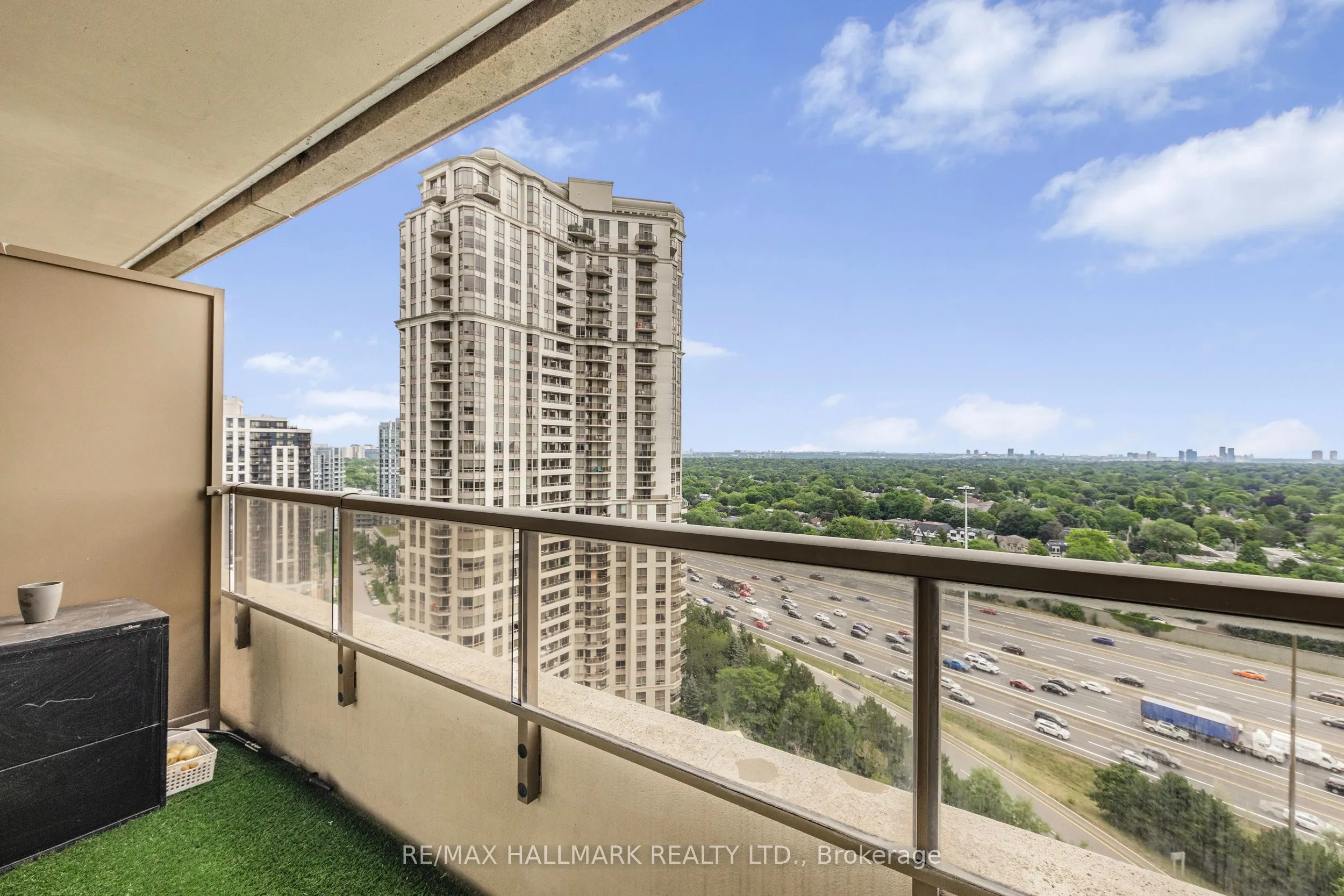 78 Harrison Garden Boulevard, #1805