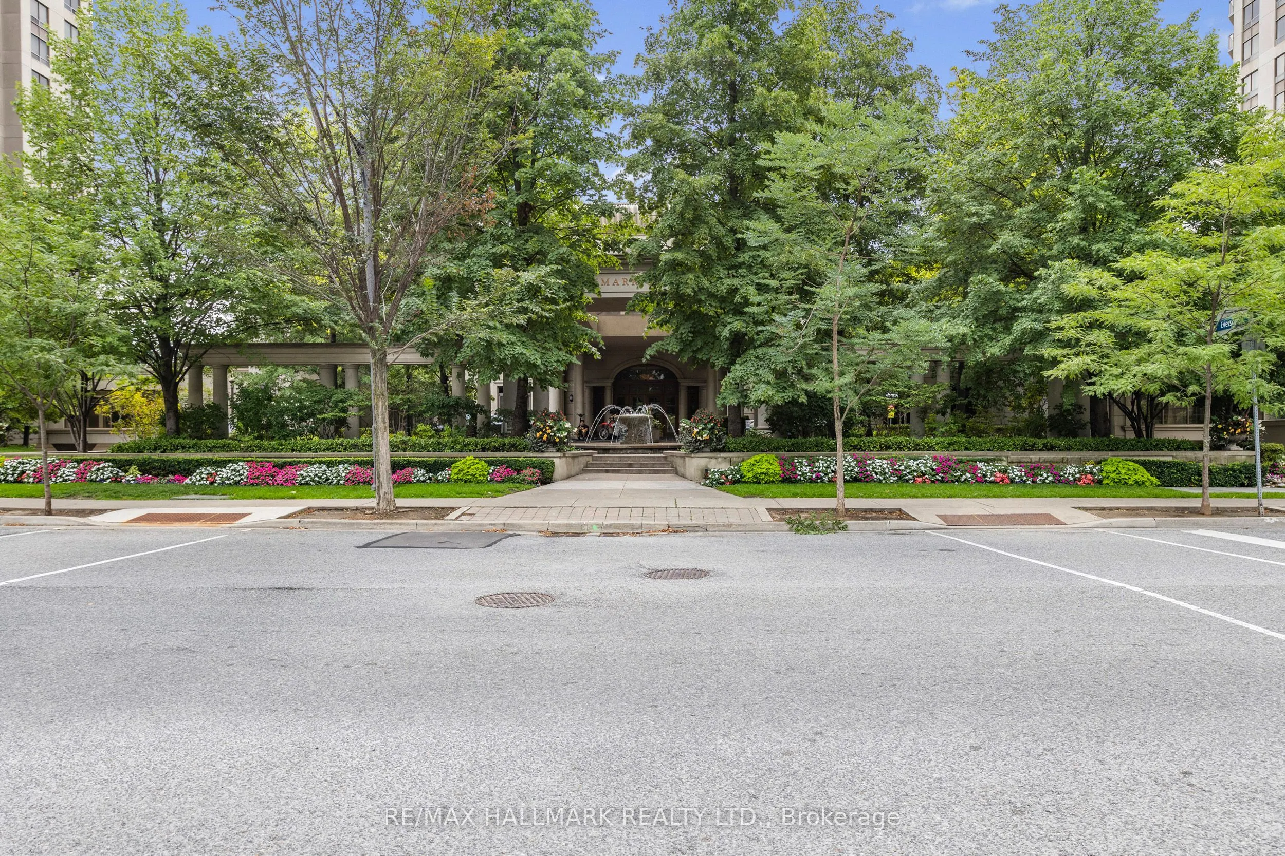 78 Harrison Garden Boulevard, #1805