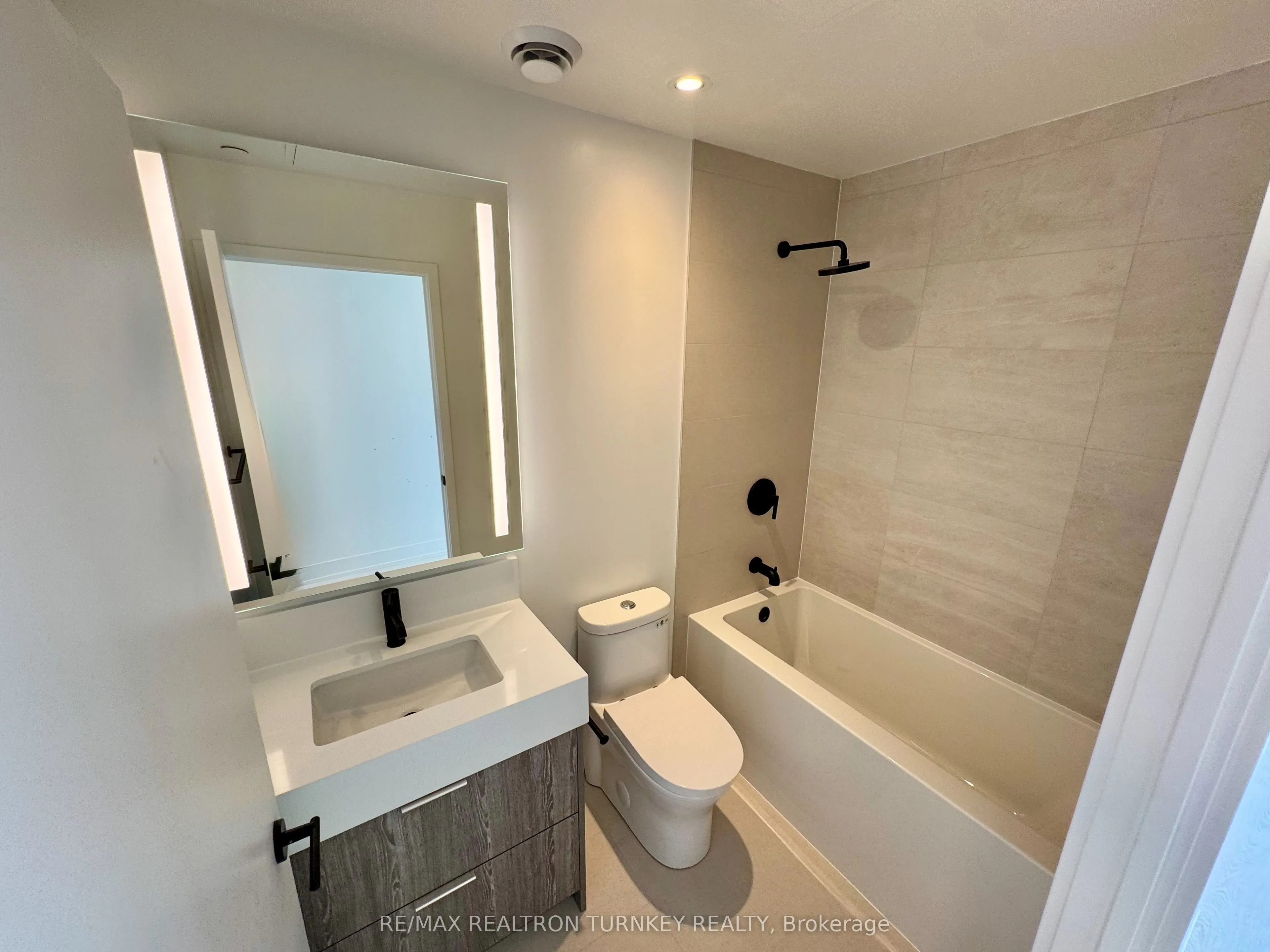 308 Jarvis Street, #3210