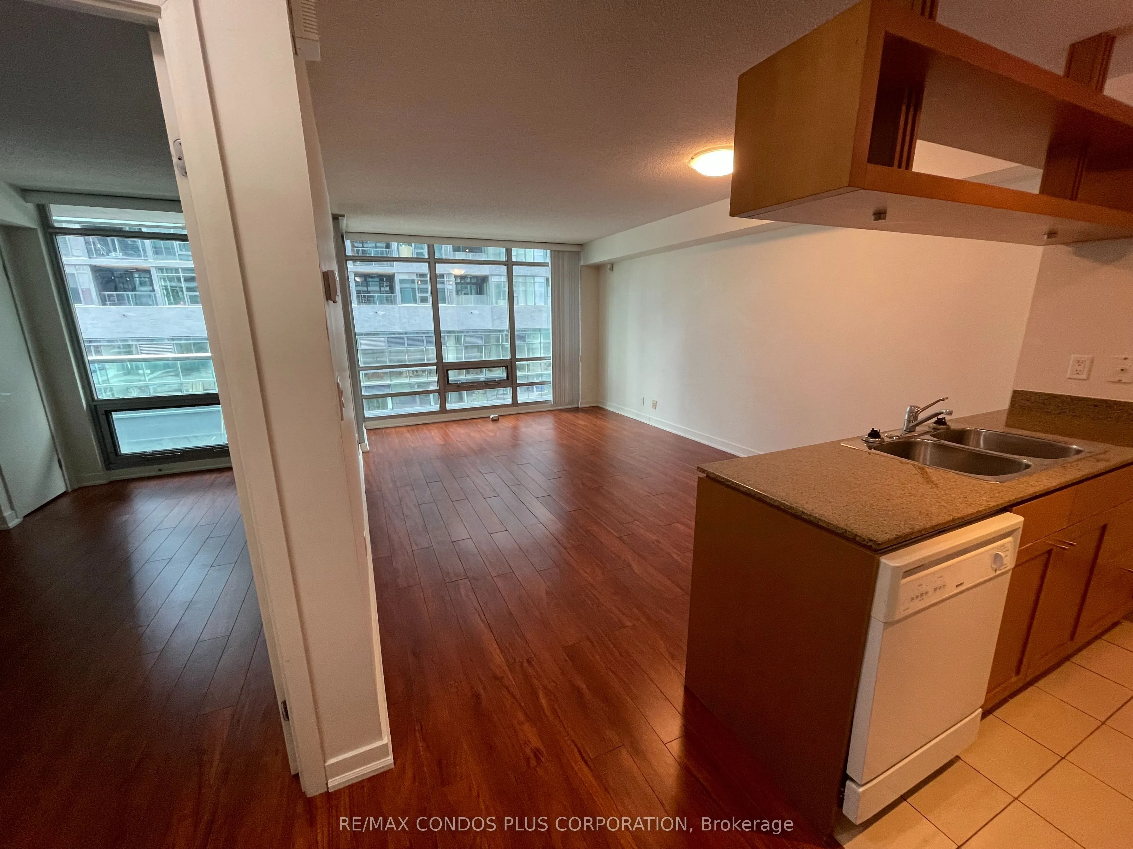 81 Navy Wharf Court, #507