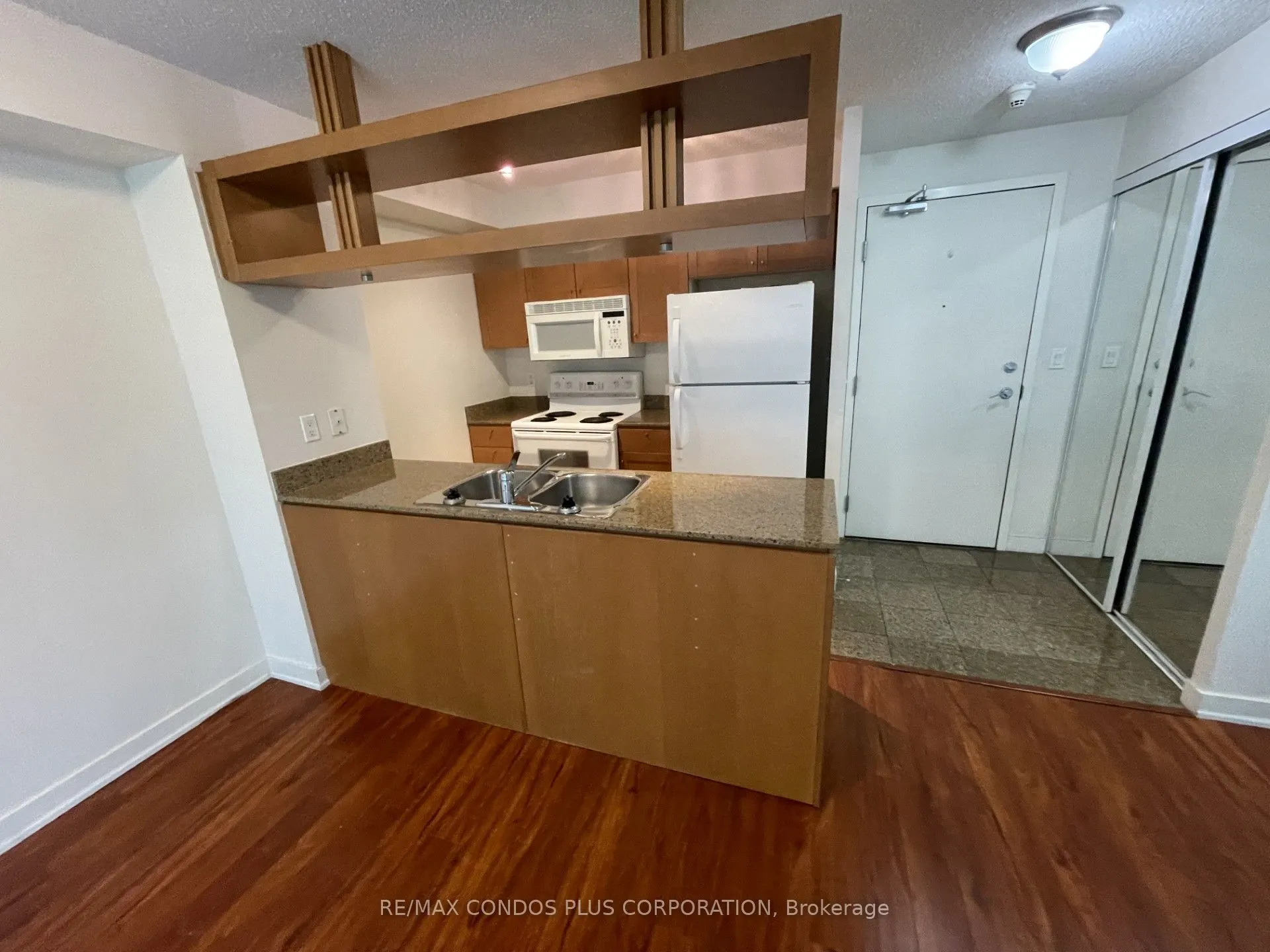 81 Navy Wharf Court, #507