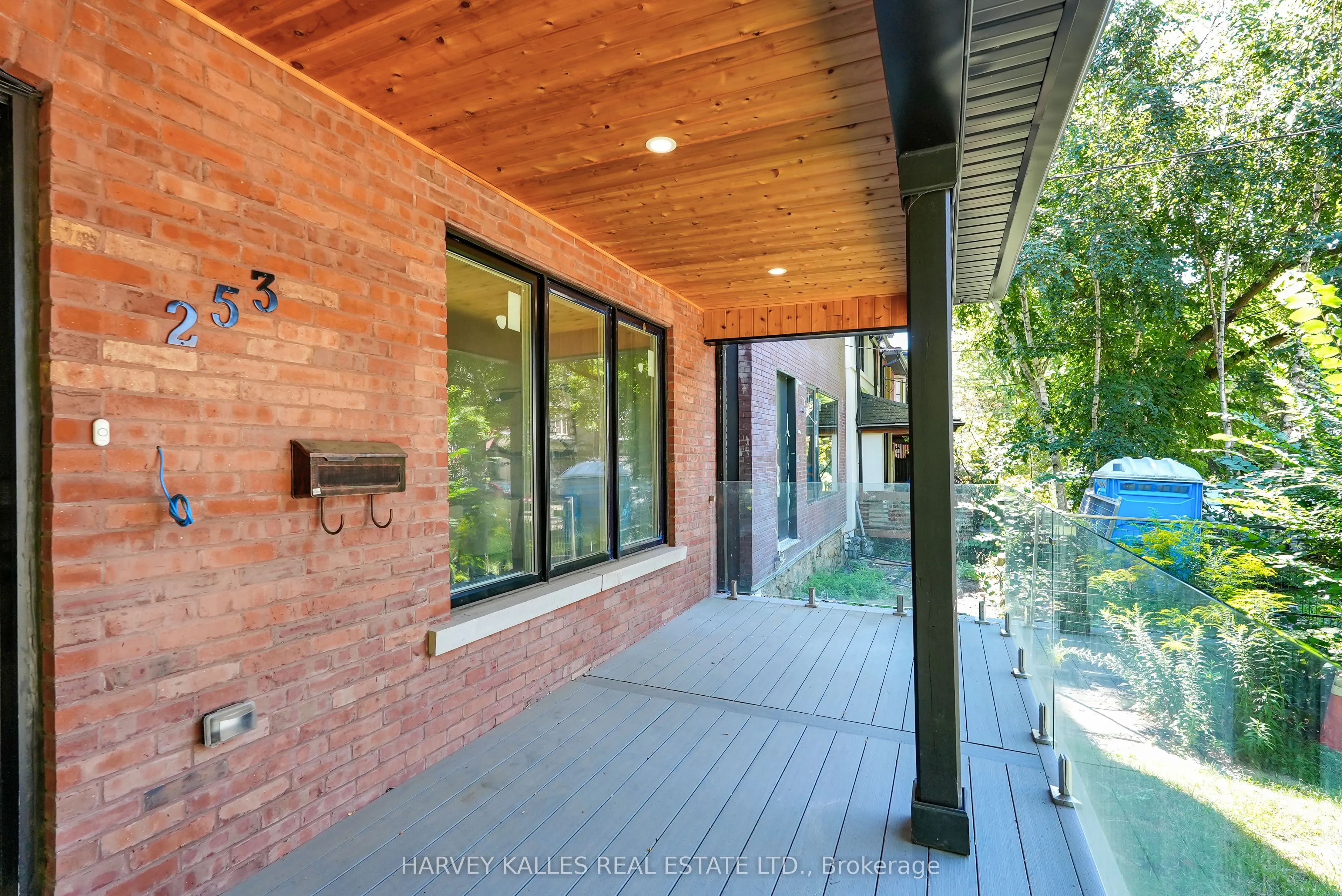 253 Albany Avenue