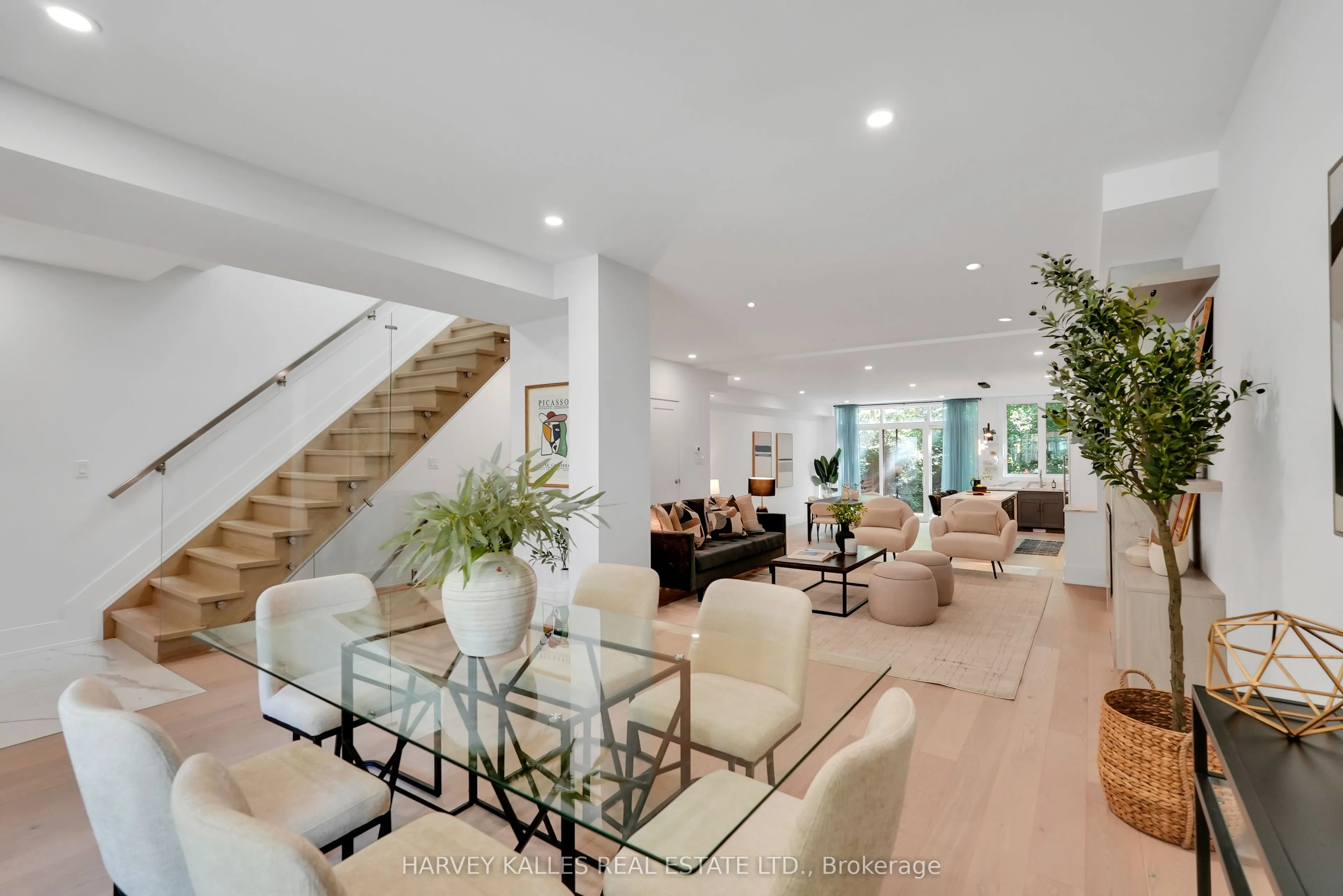 253 Albany Avenue
