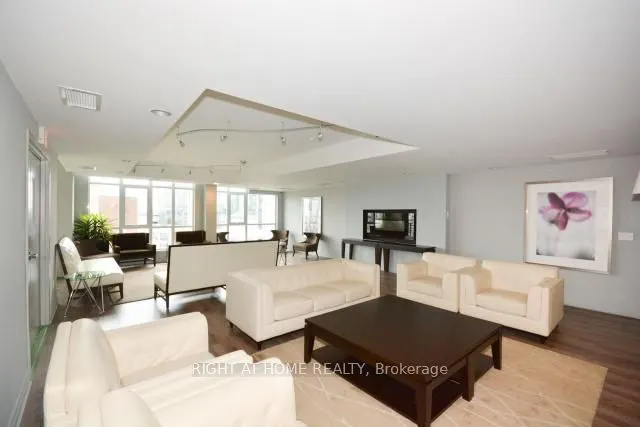 21 Grand Magazine Street, #1102