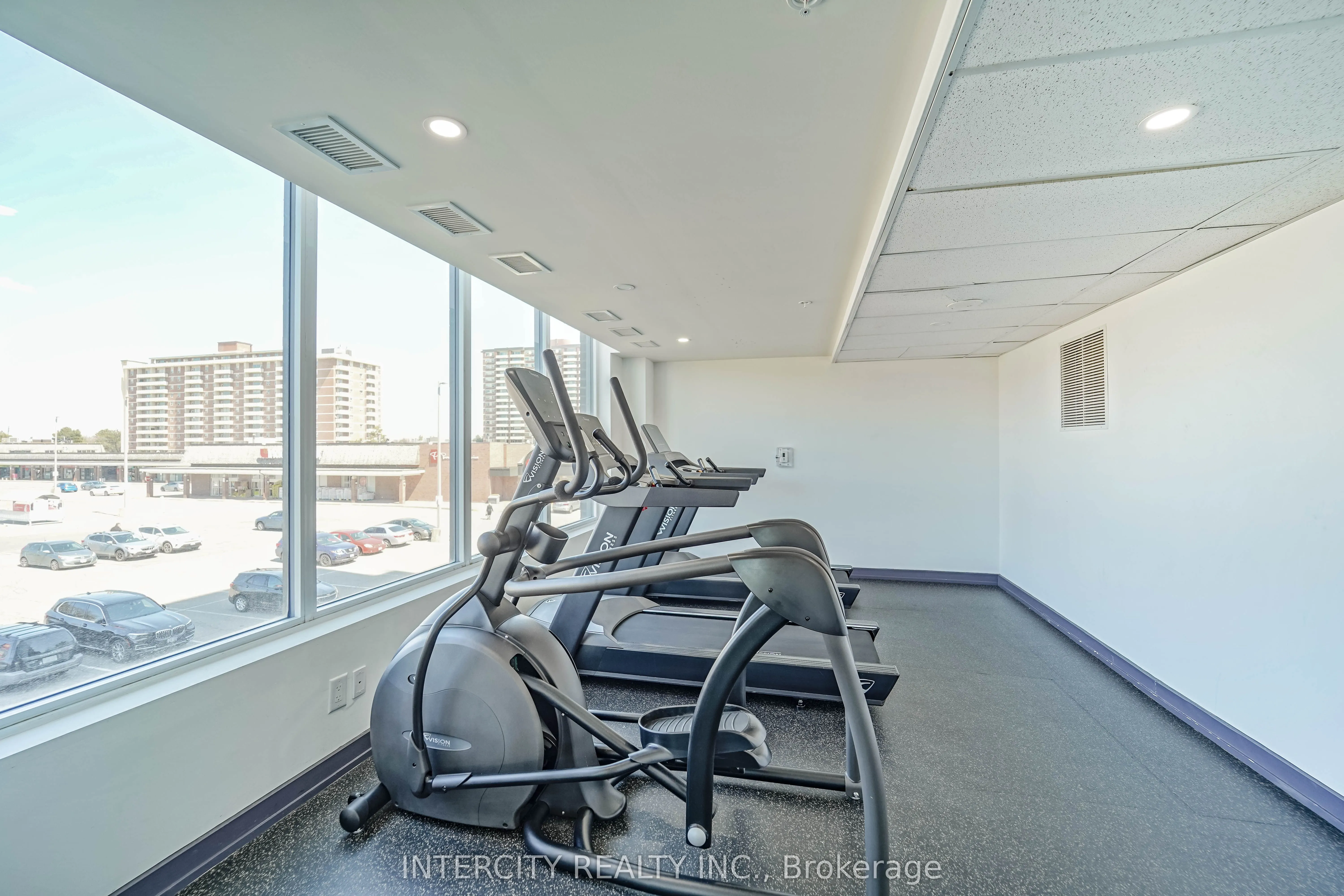 3237 Bayview Avenue, #611