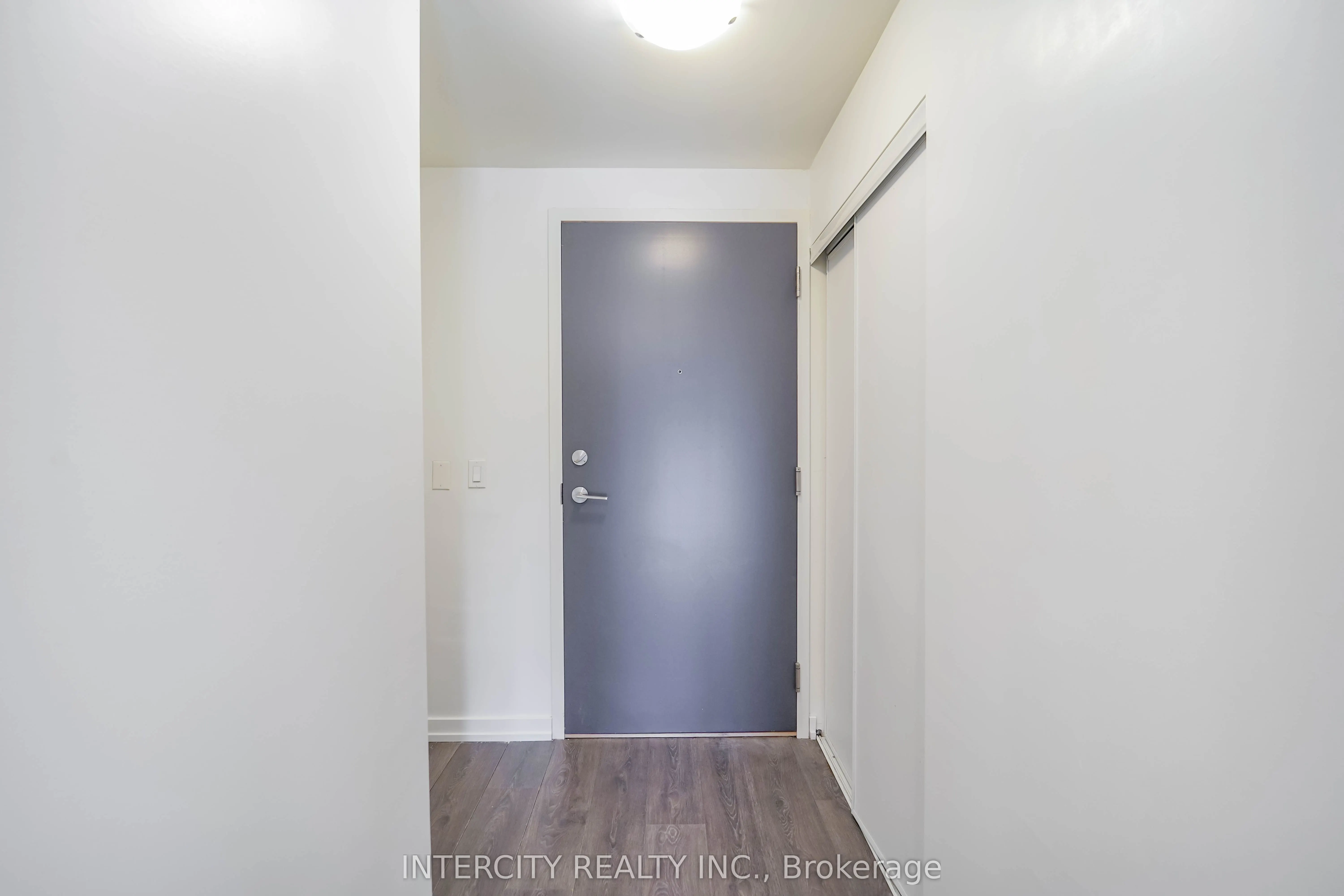 3237 Bayview Avenue, #611