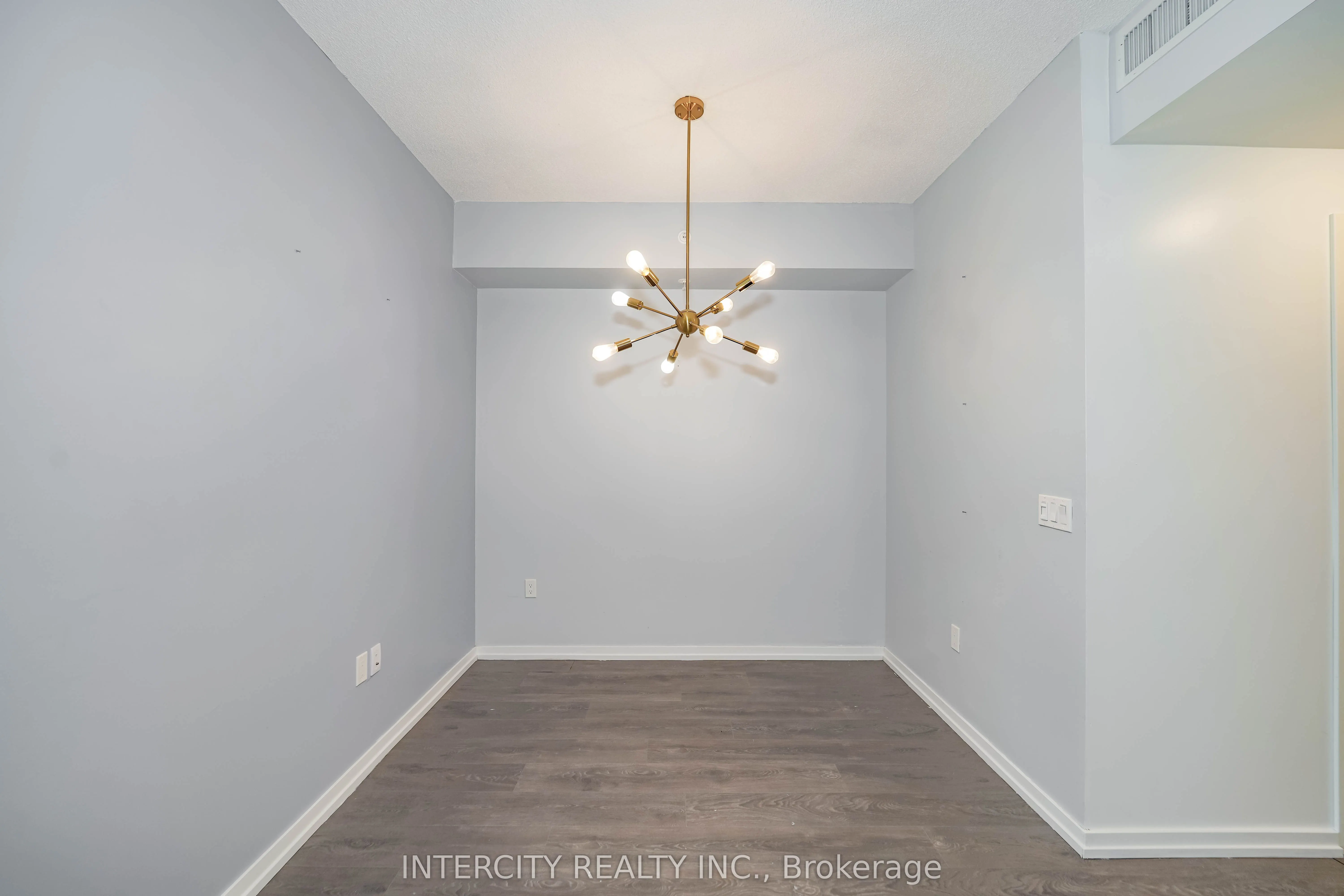 3237 Bayview Avenue, #611