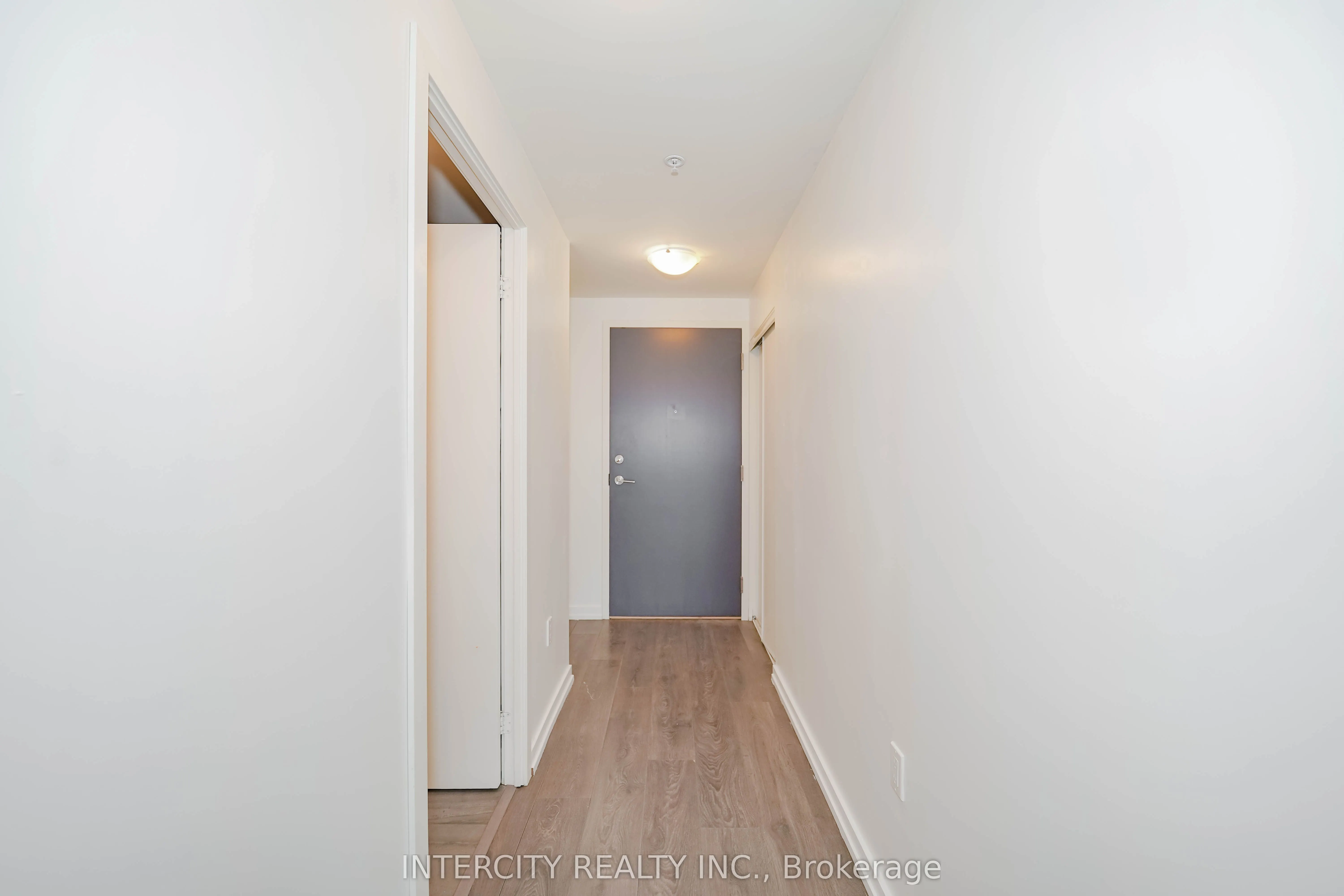 3237 Bayview Avenue, #611