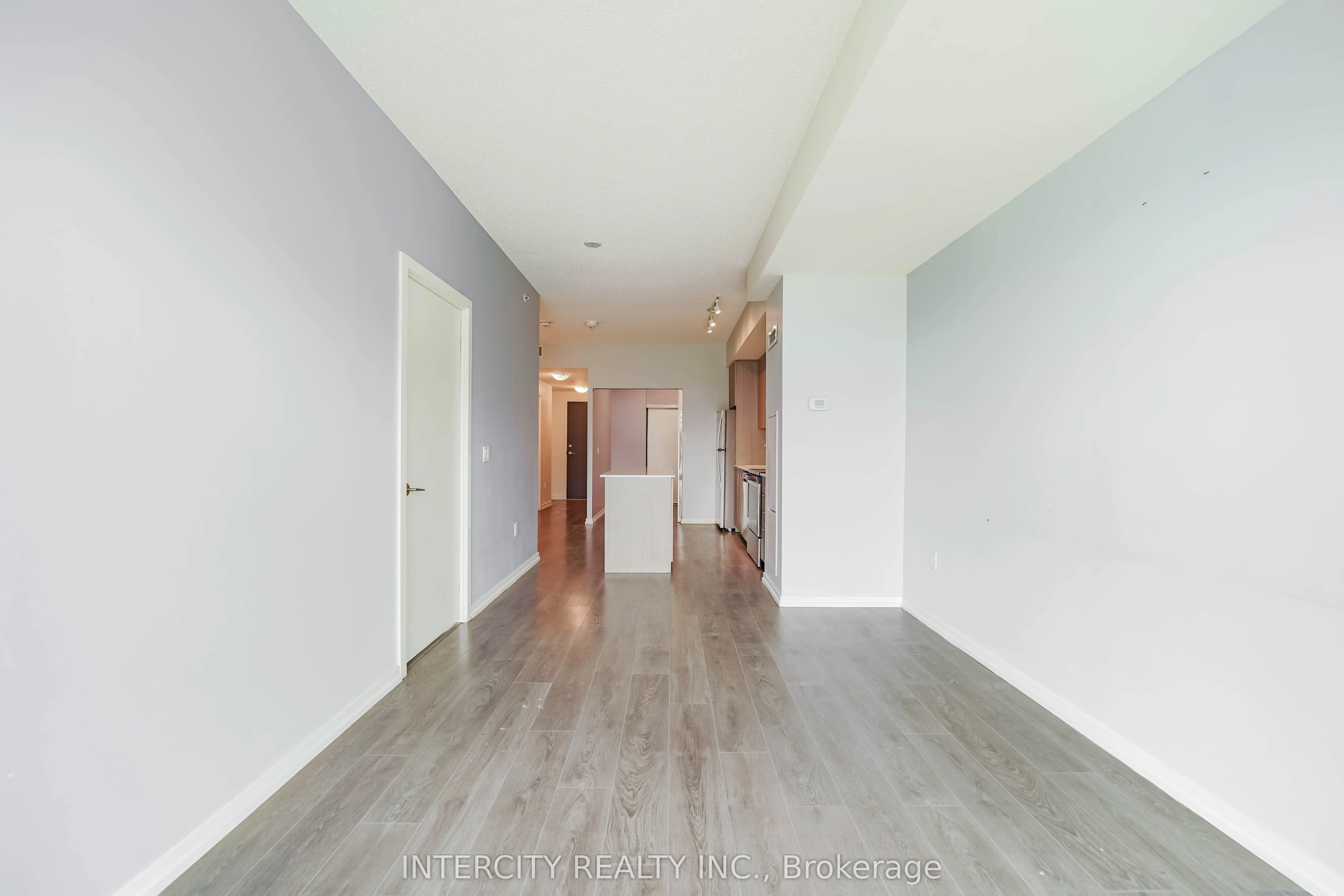 3237 Bayview Avenue, #611